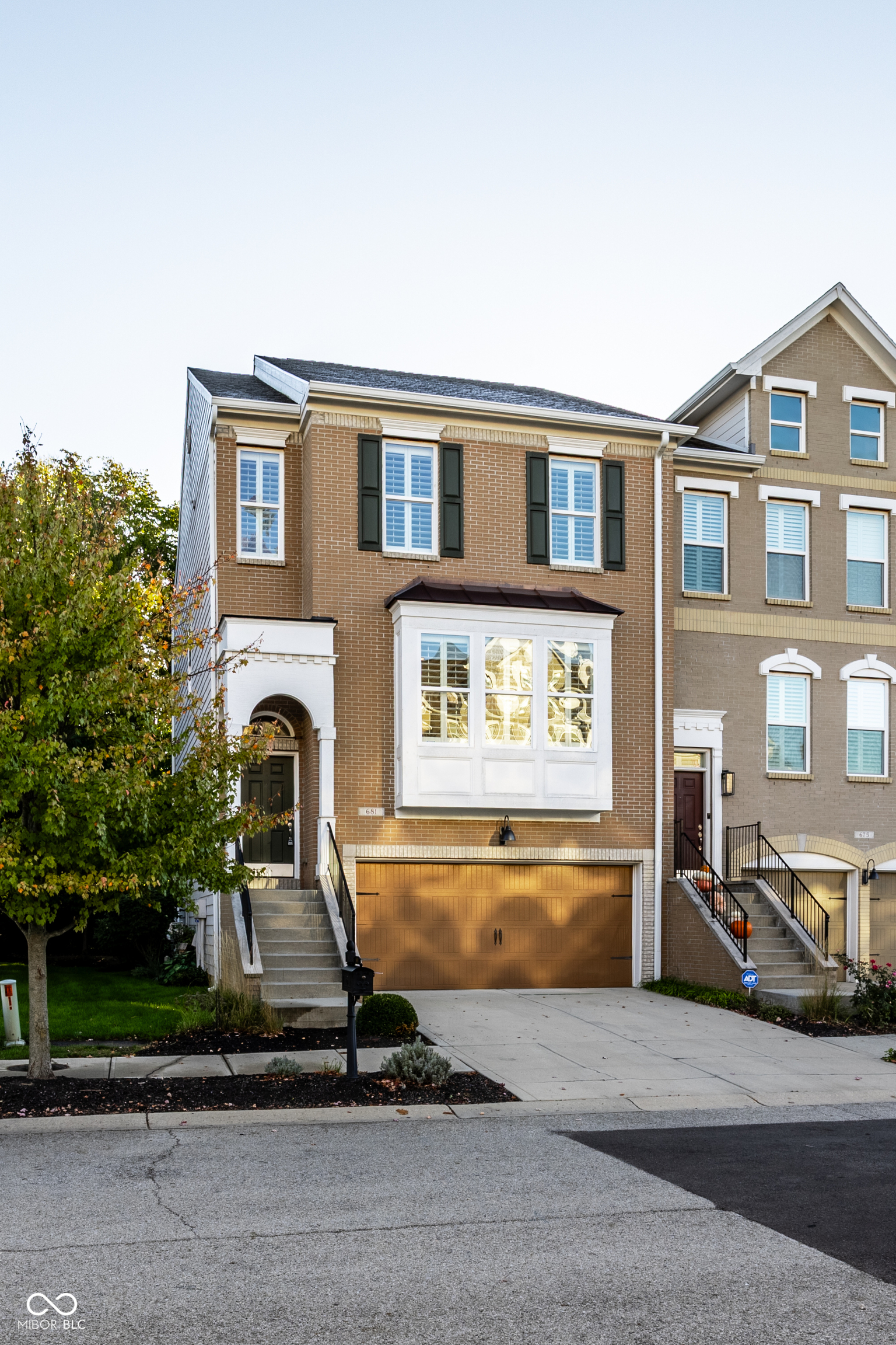 681 Greenford Trail N