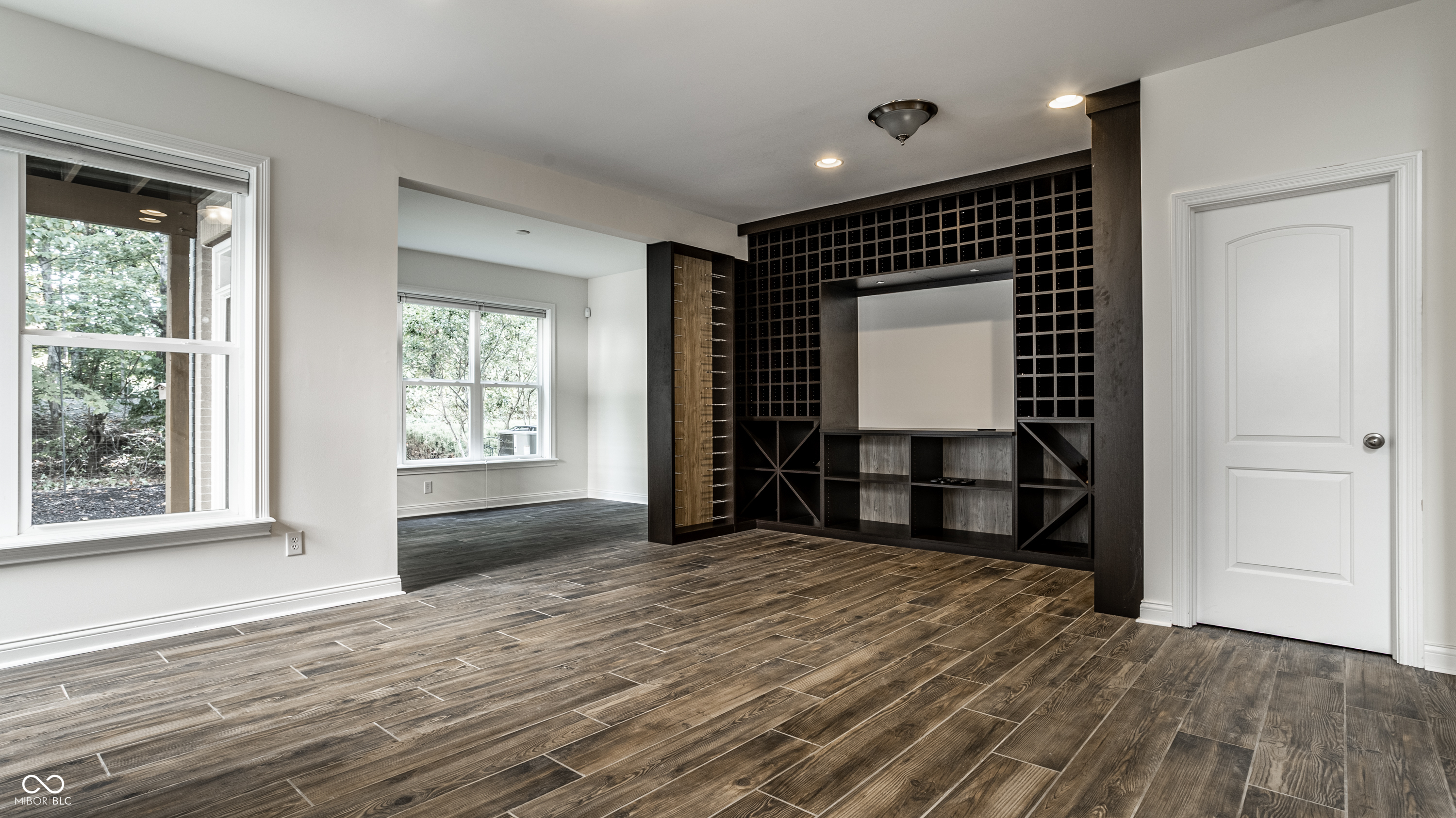 681 Greenford Trail N