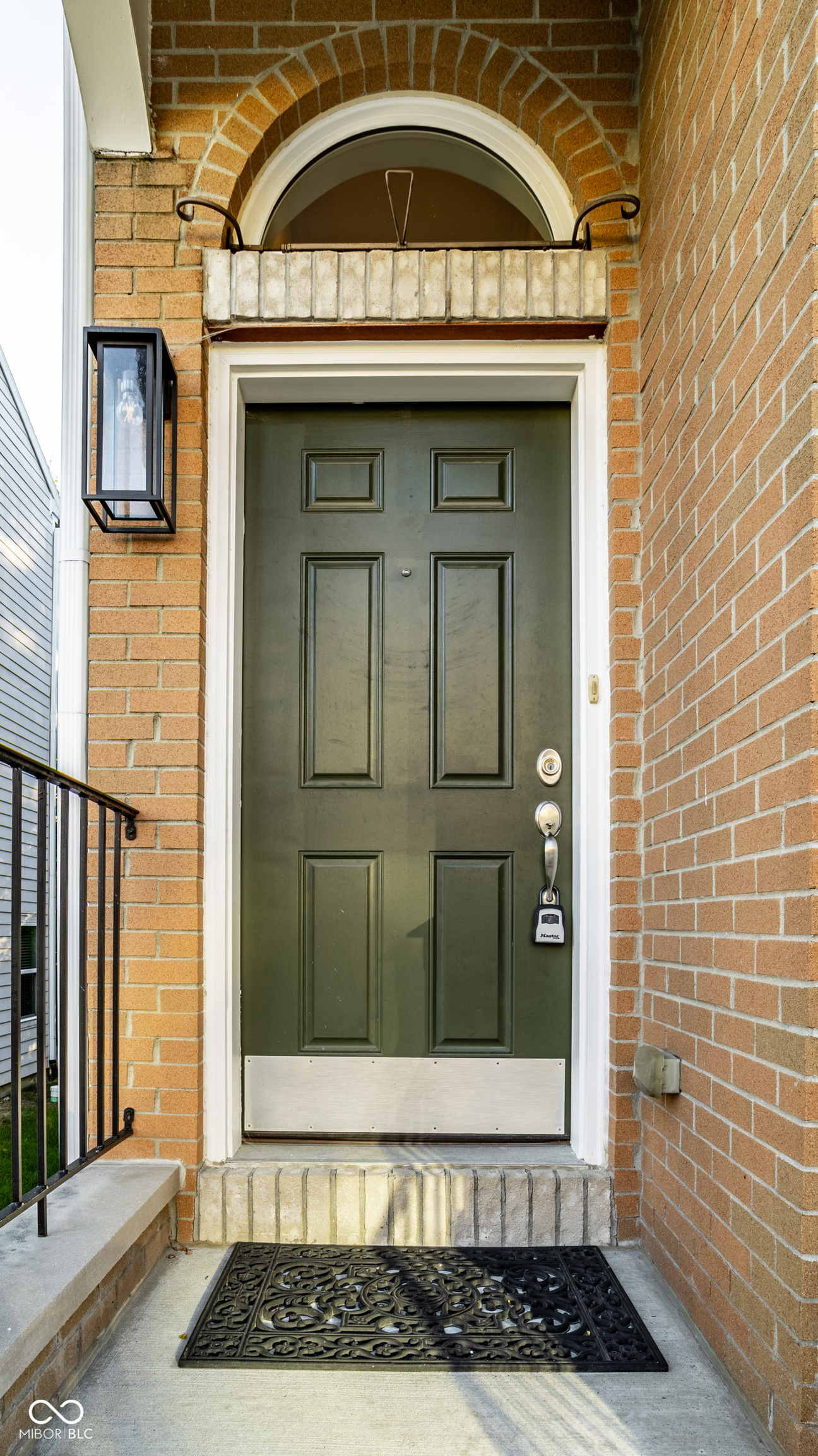 681 Greenford Trail N