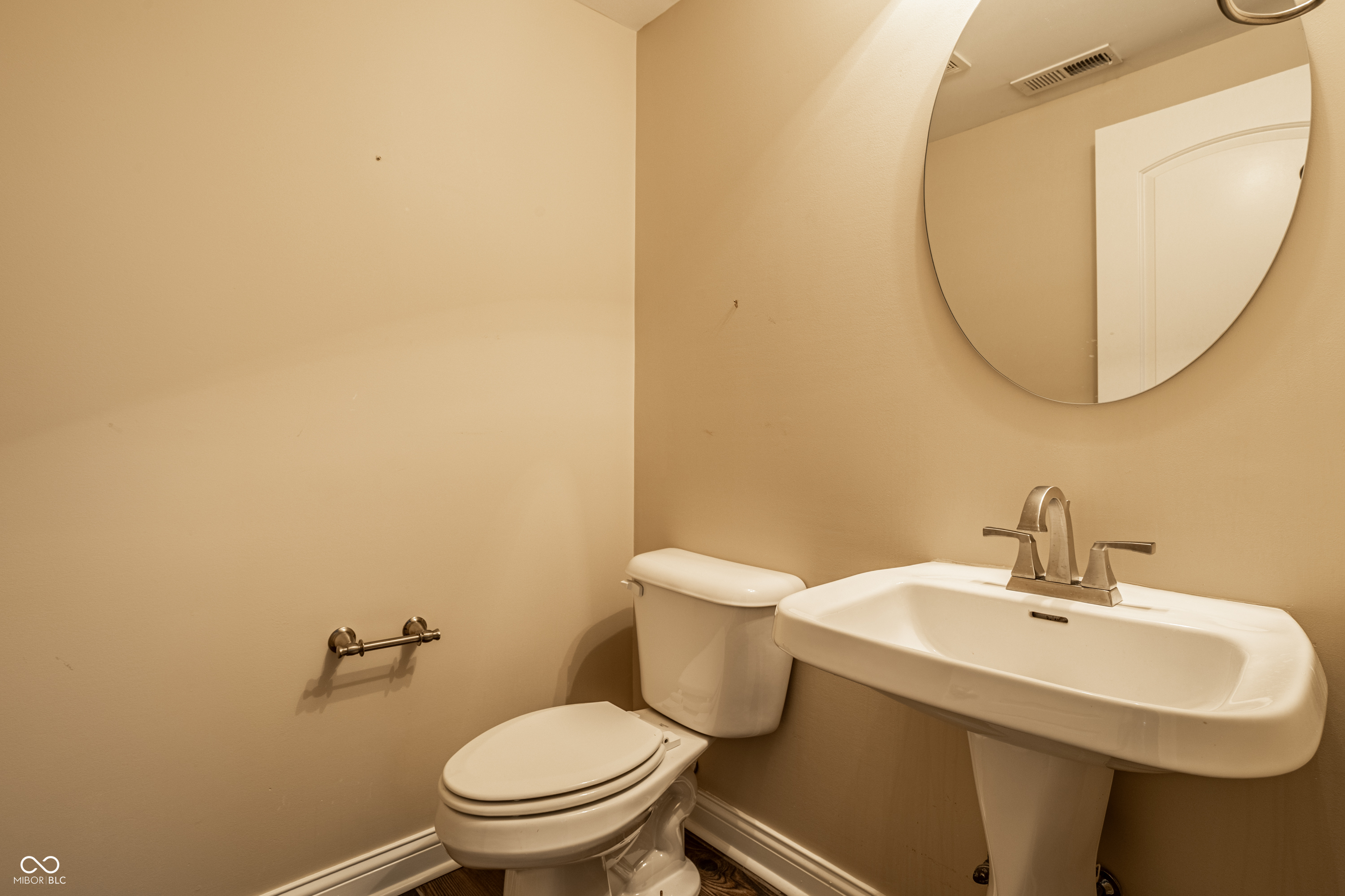 681 Greenford Trail N