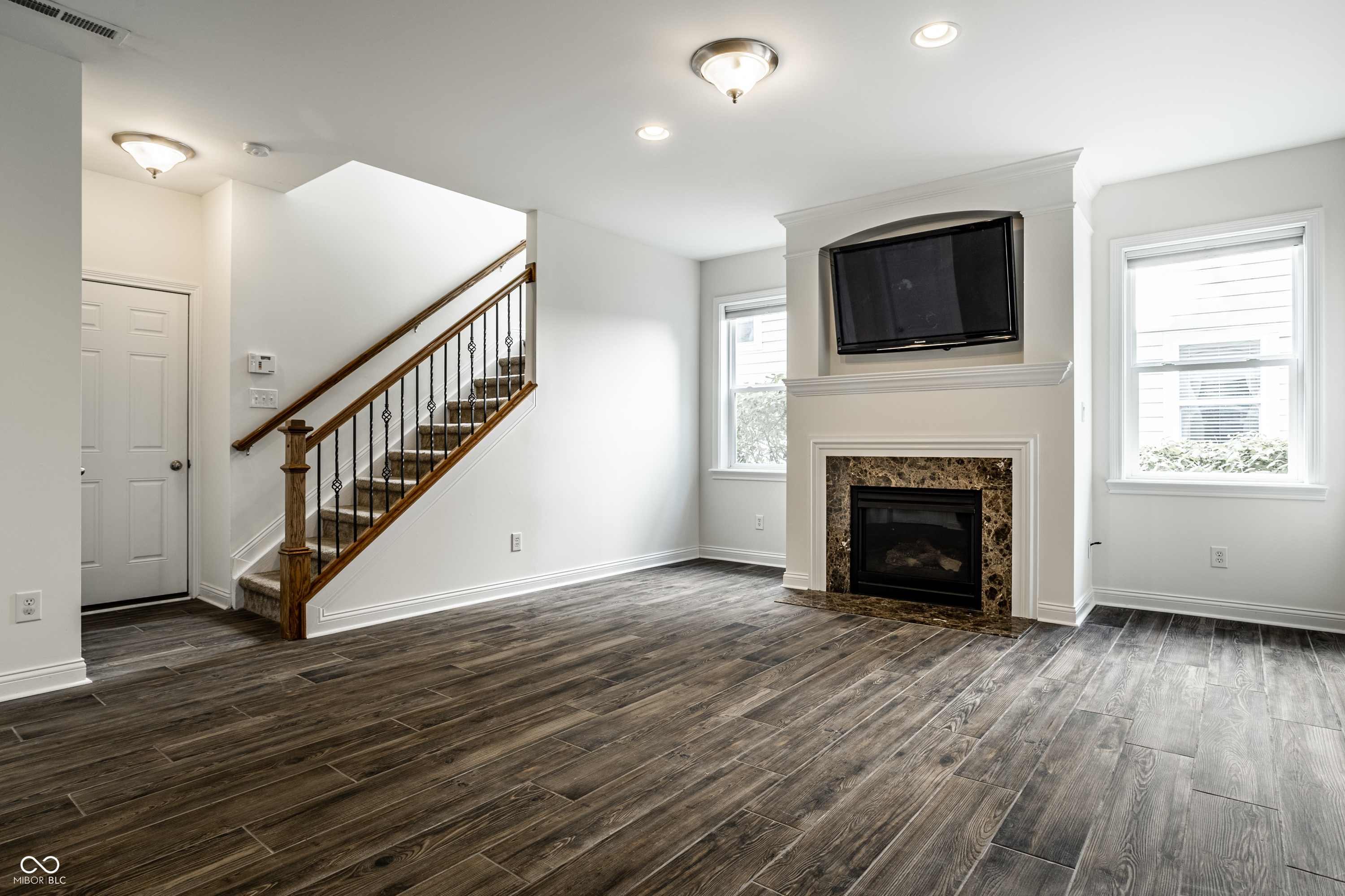 681 Greenford Trail N