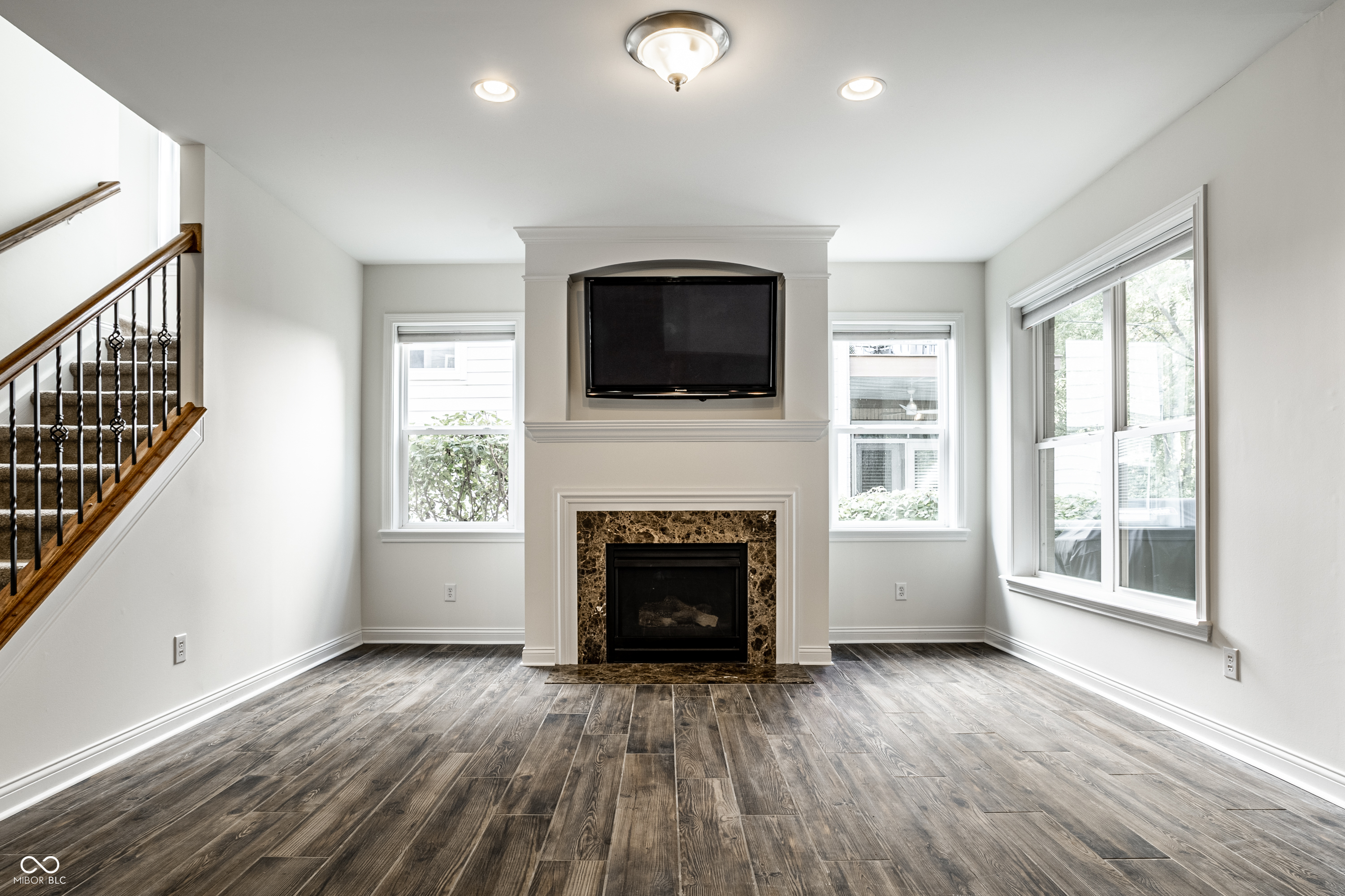 681 Greenford Trail N