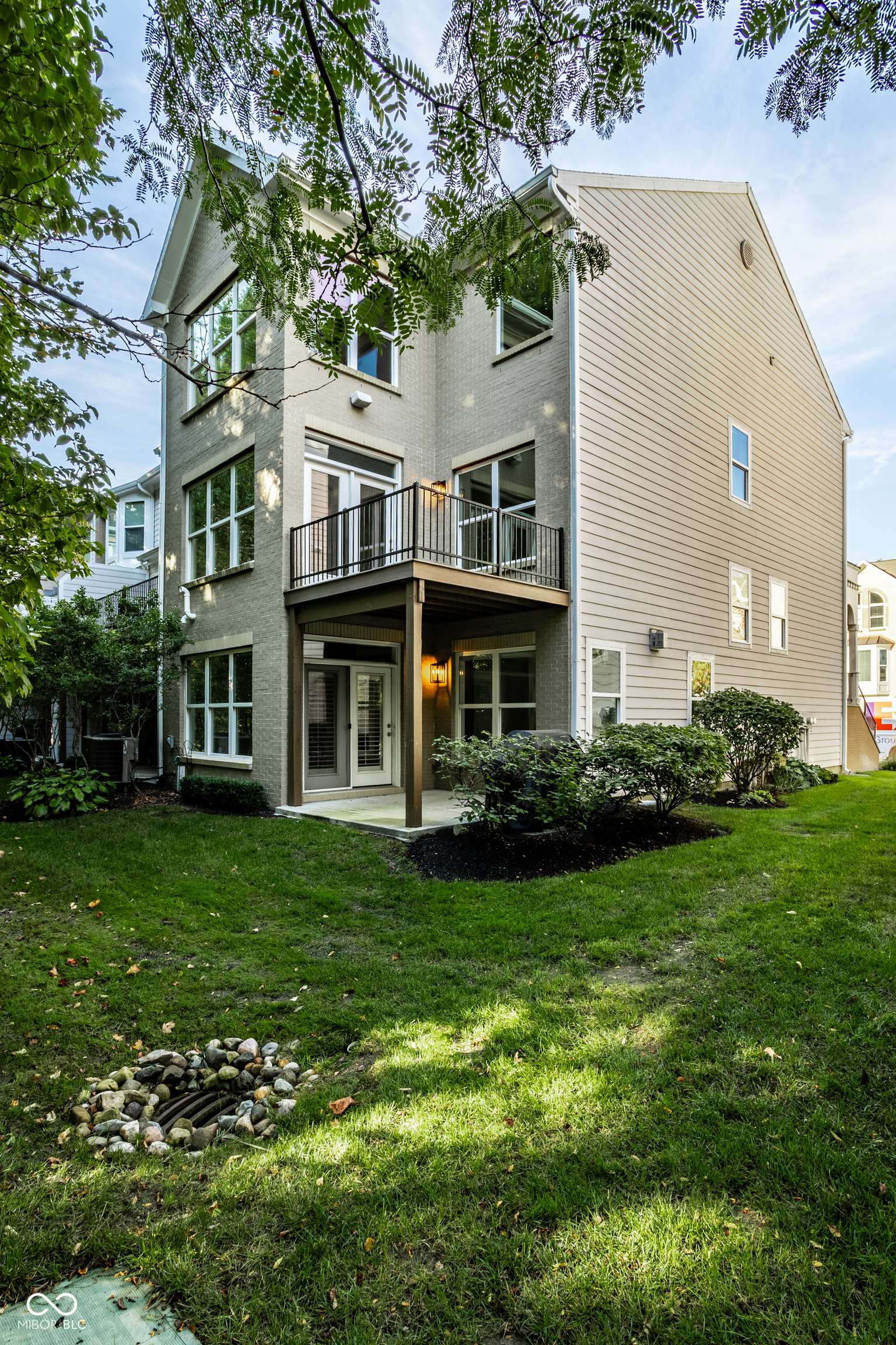 681 Greenford Trail N