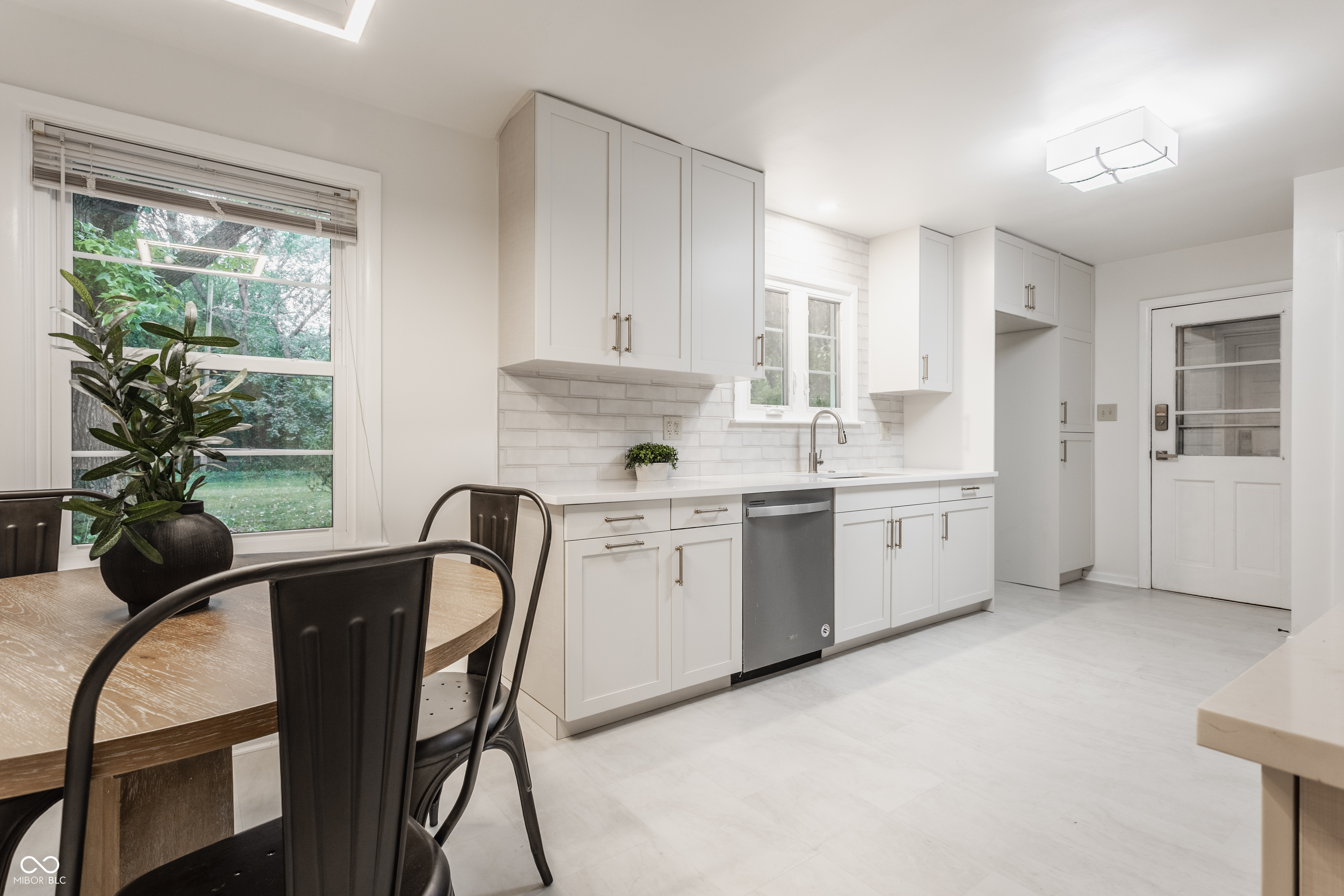 6234 N Tuxedo Street