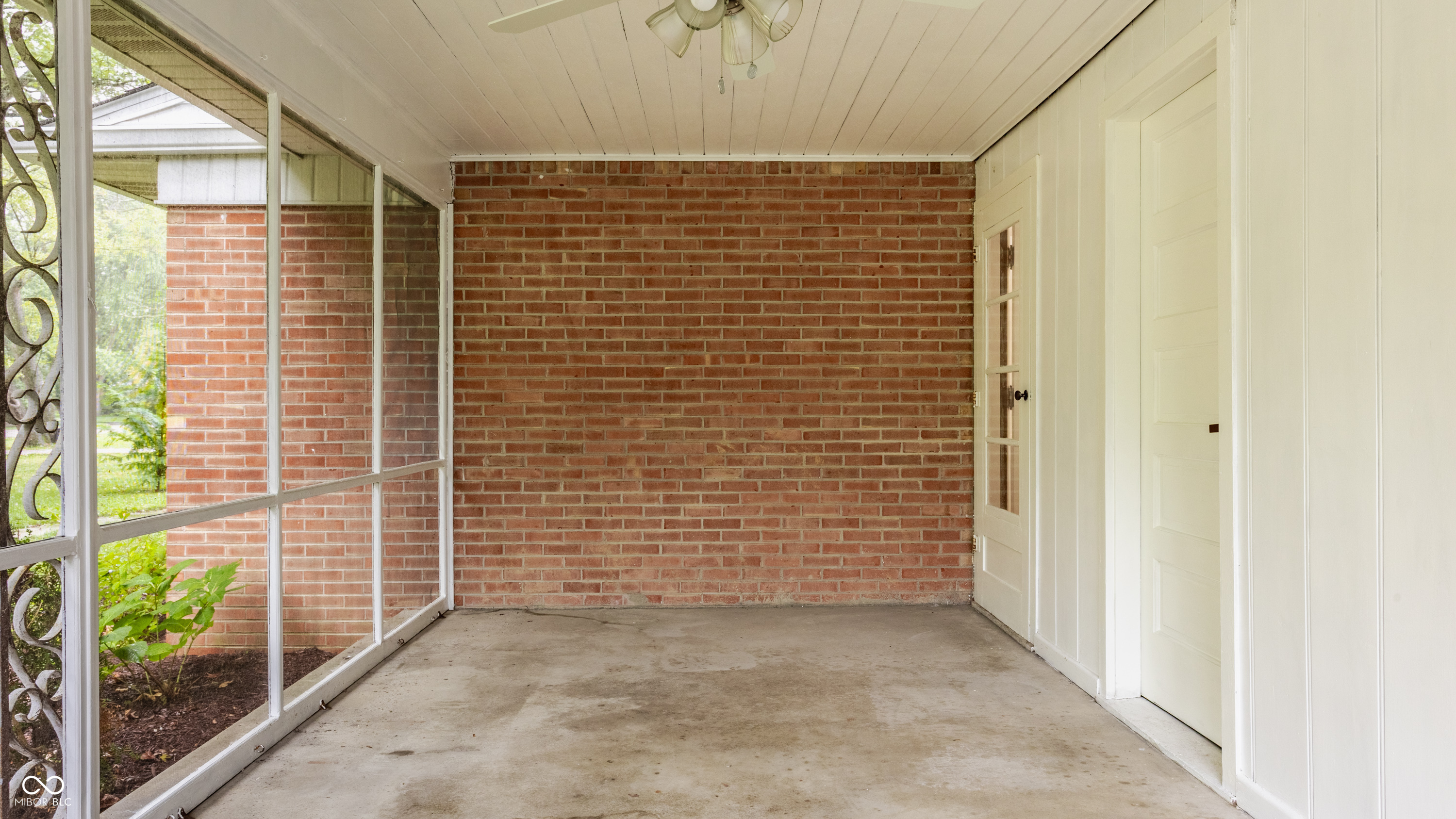 6234 N Tuxedo Street