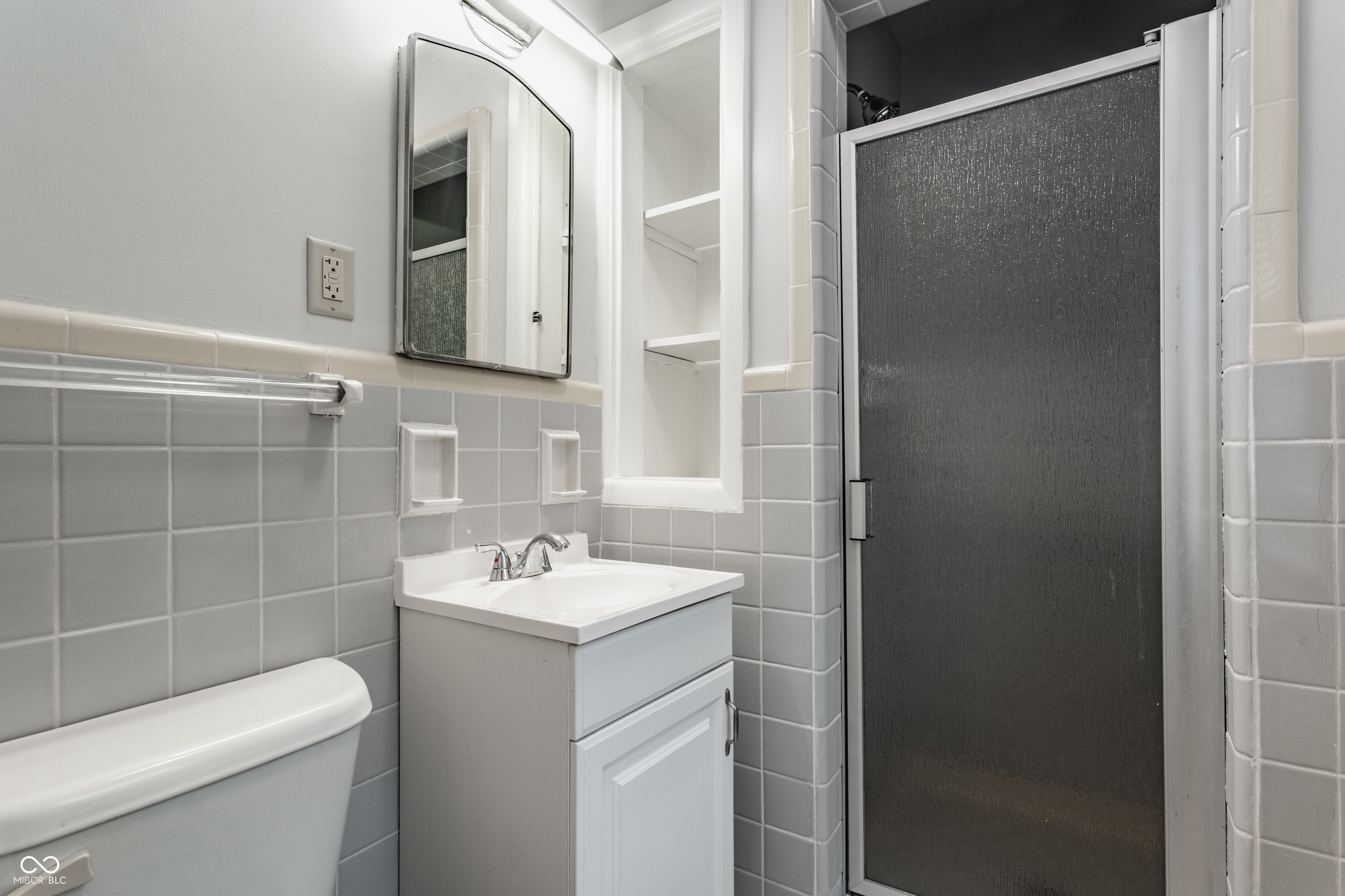 6234 N Tuxedo Street