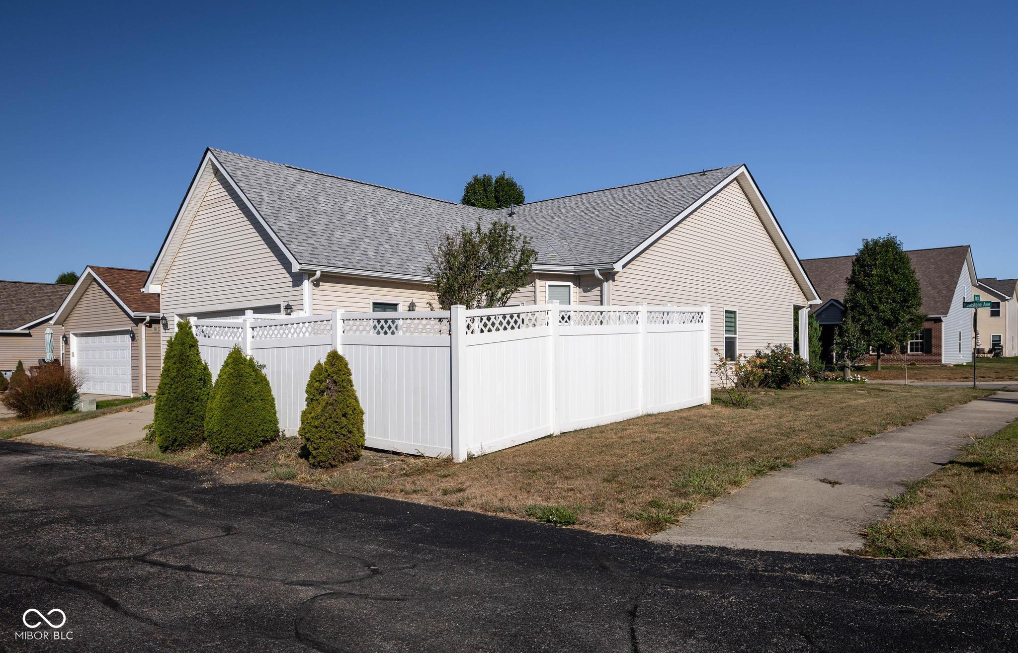 871 Maidstone Avenue