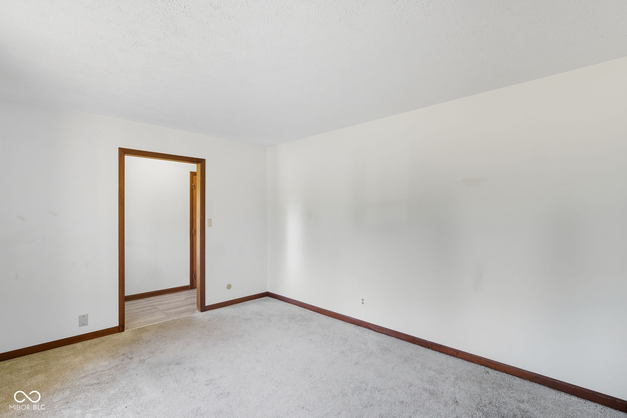 10420 Orchard Park Drive W