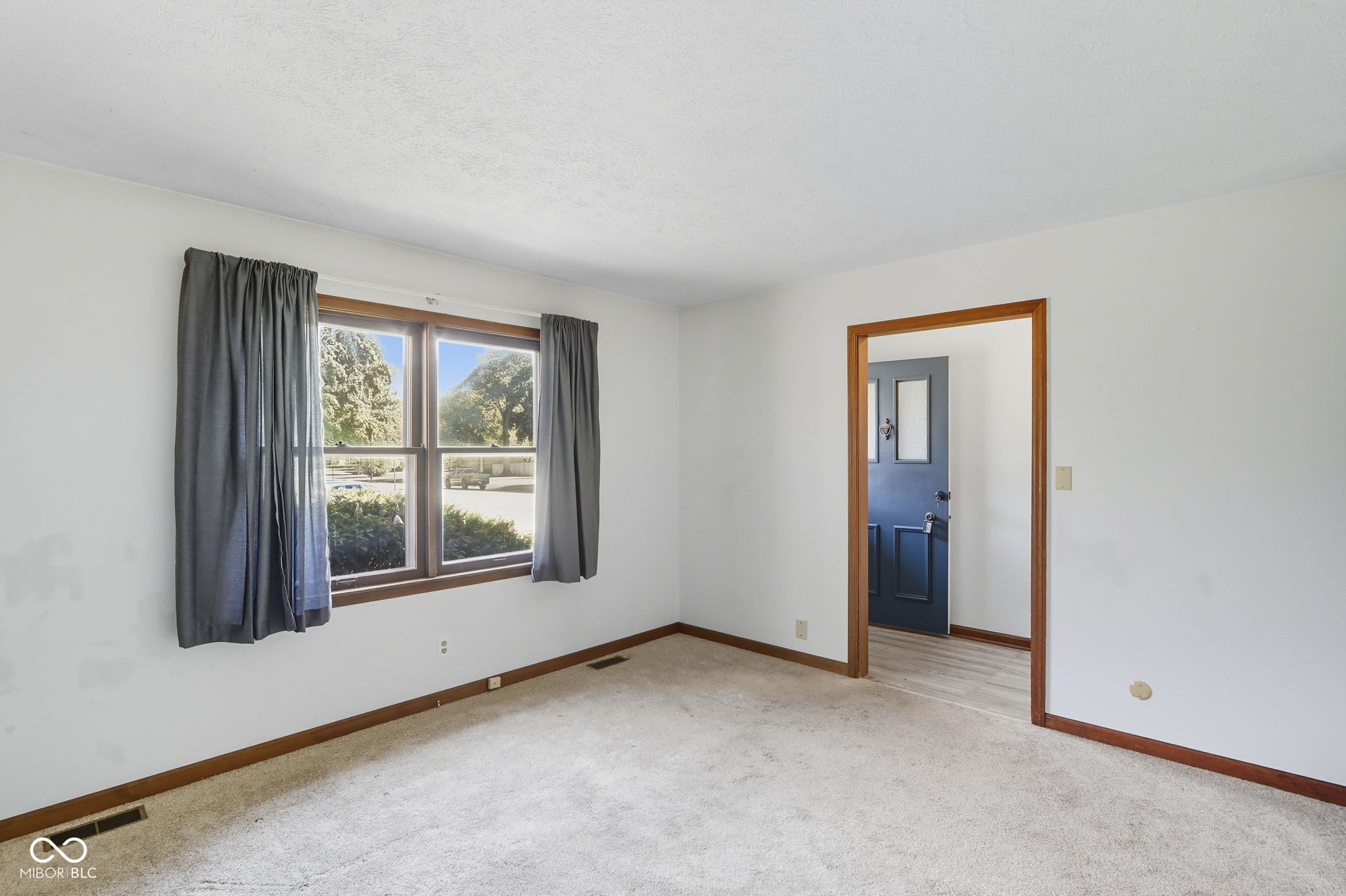 10420 Orchard Park Drive W