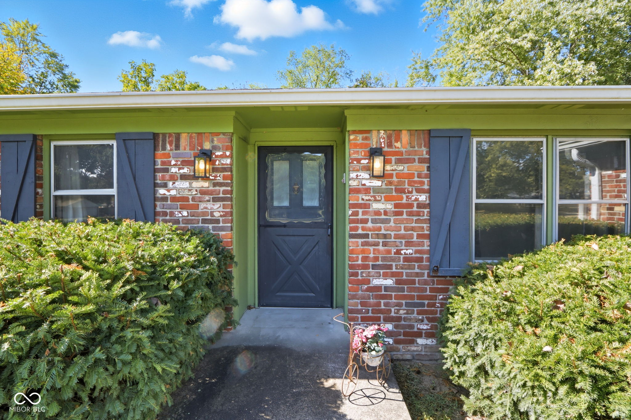 10420 Orchard Park Drive W