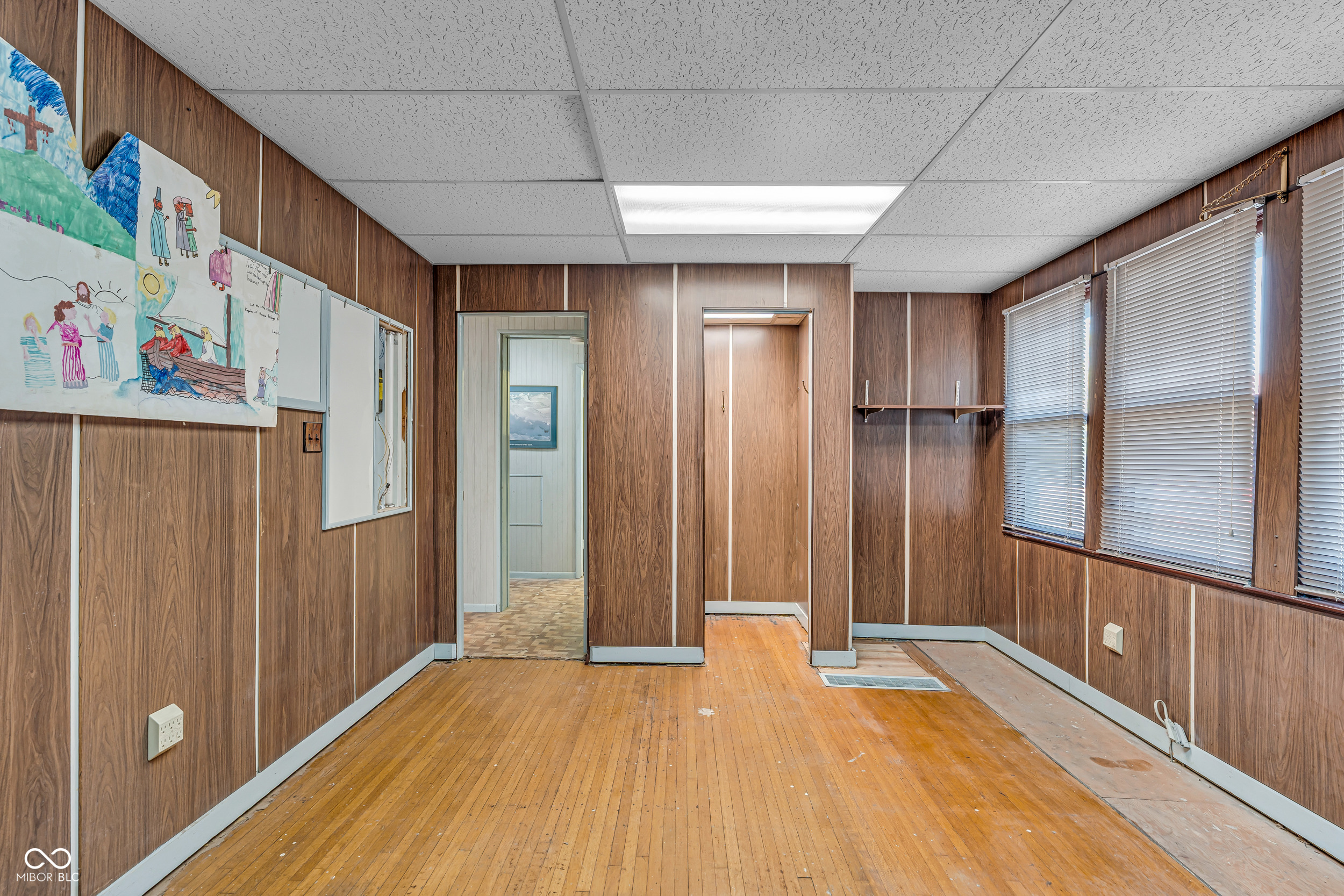 5117 E Washington Street