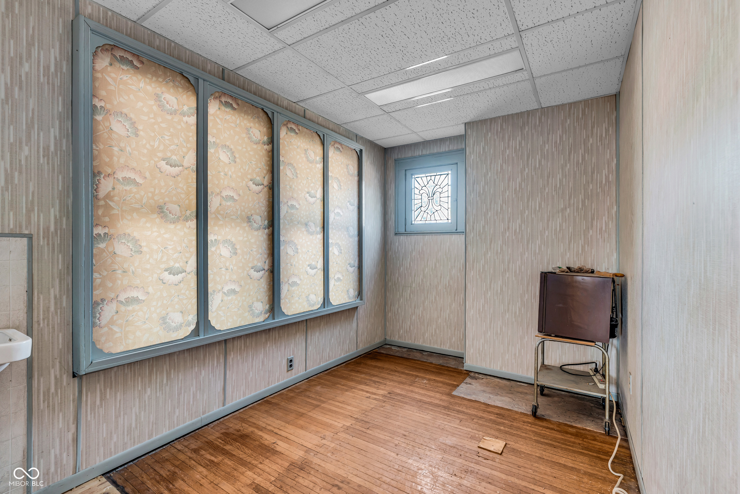 5117 E Washington Street