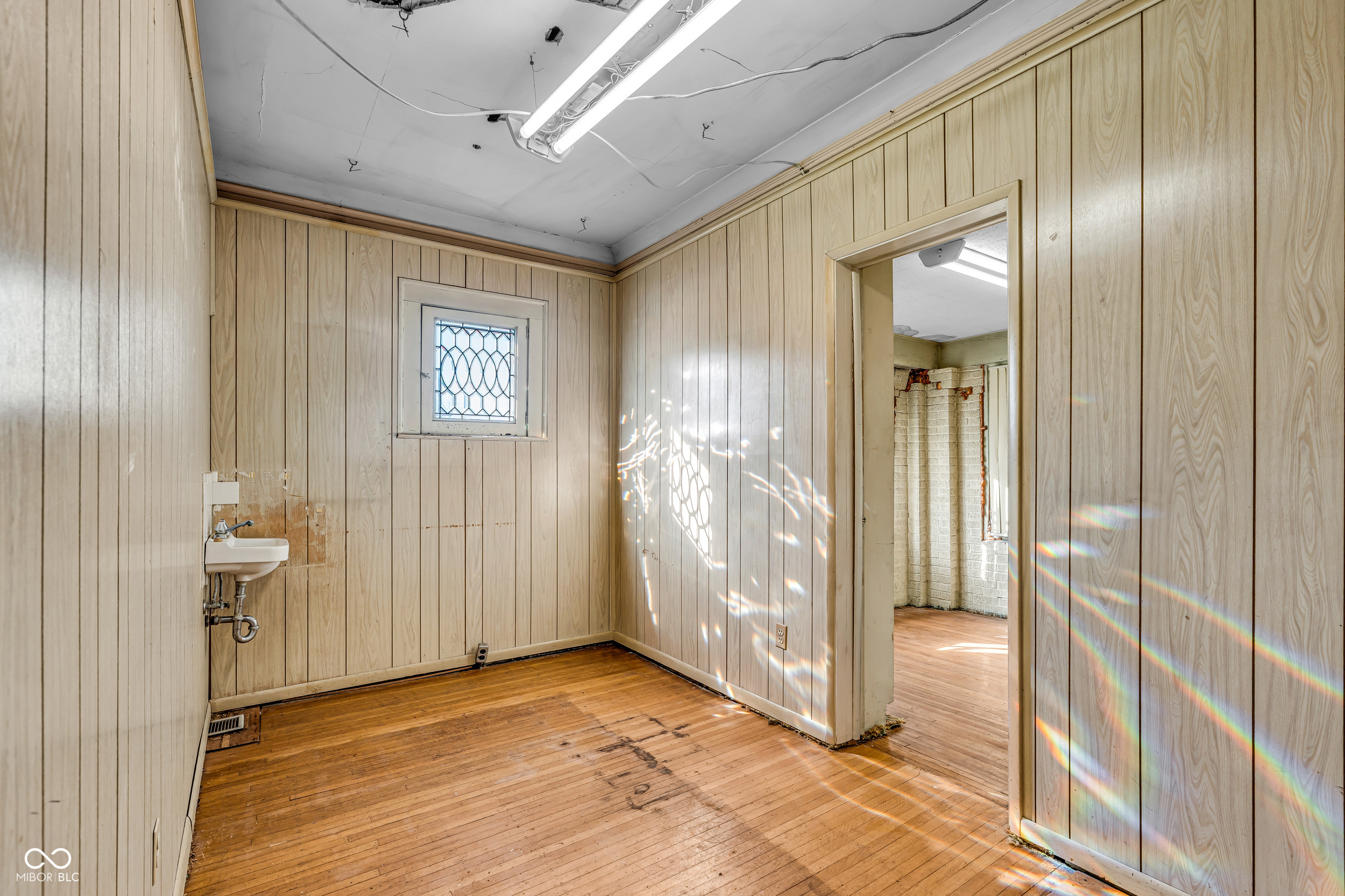 5117 E Washington Street