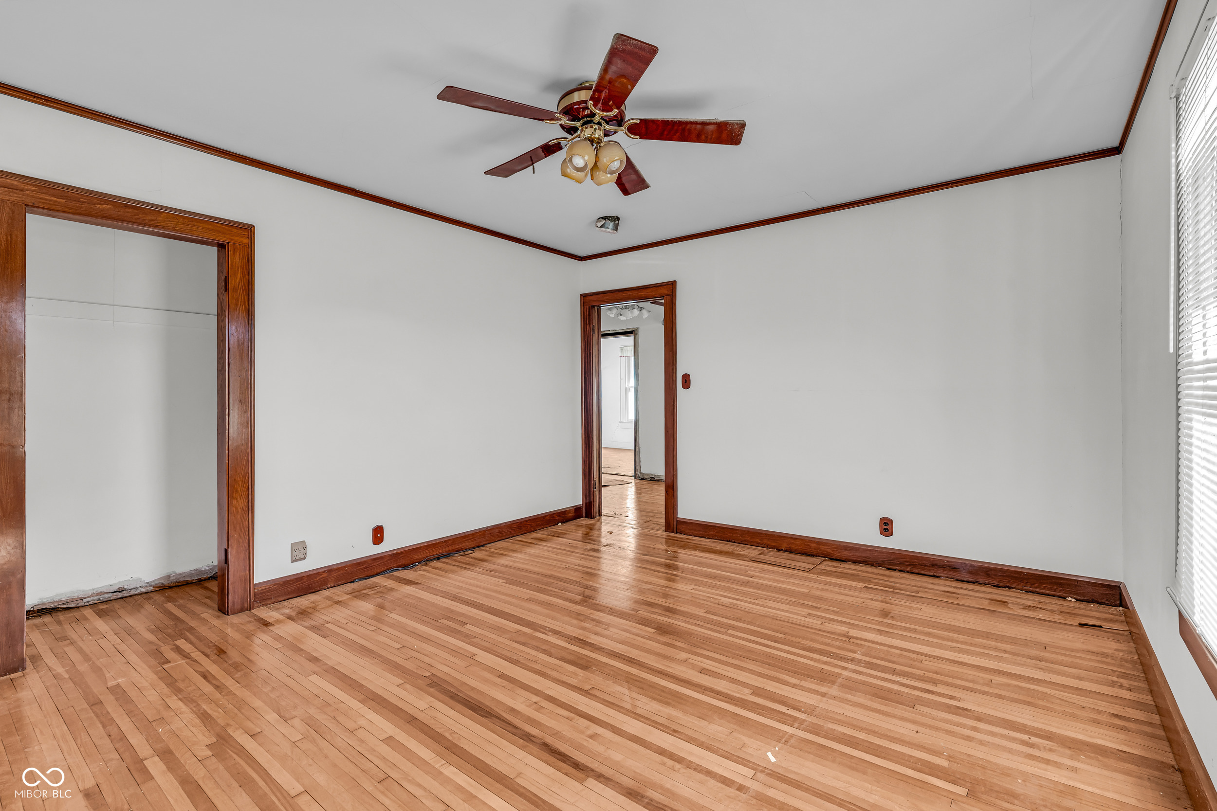 5117 E Washington Street