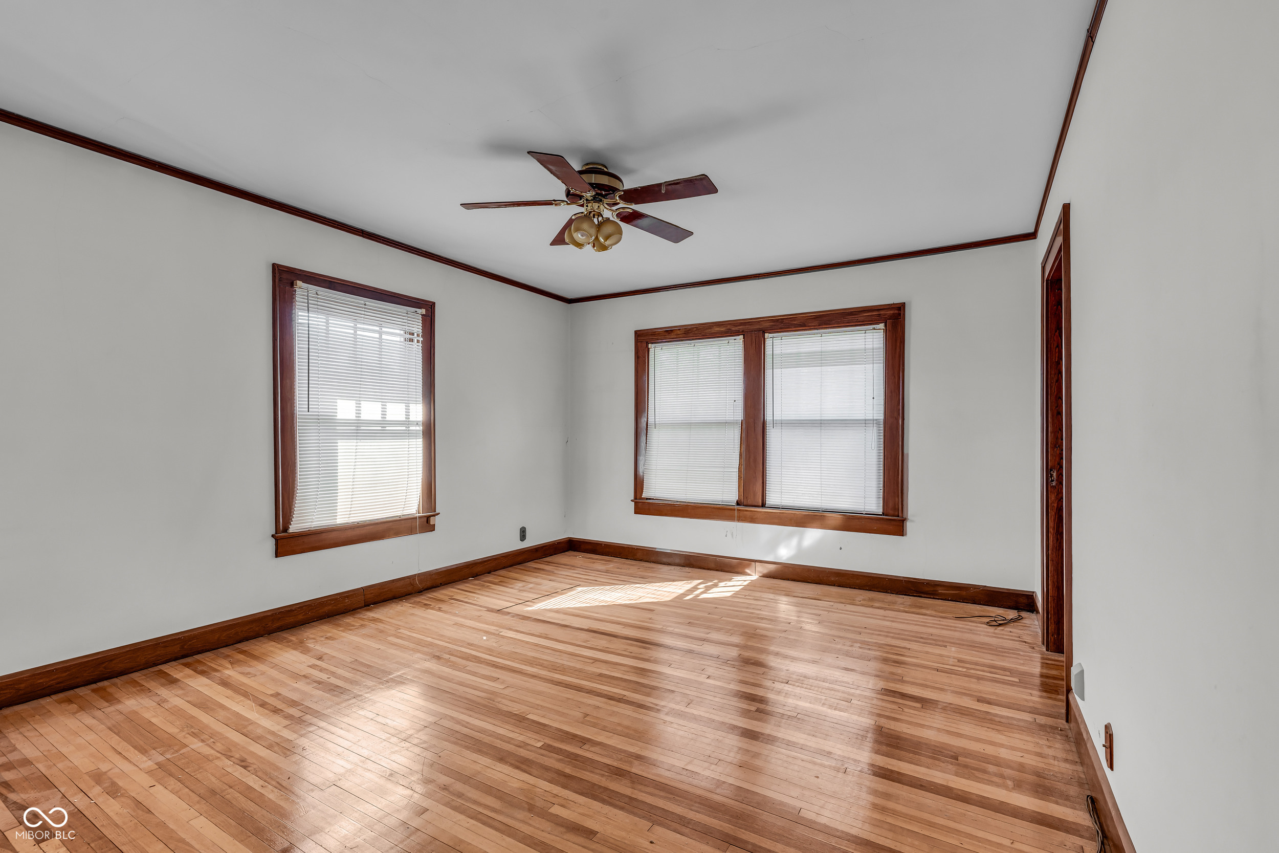 5117 E Washington Street