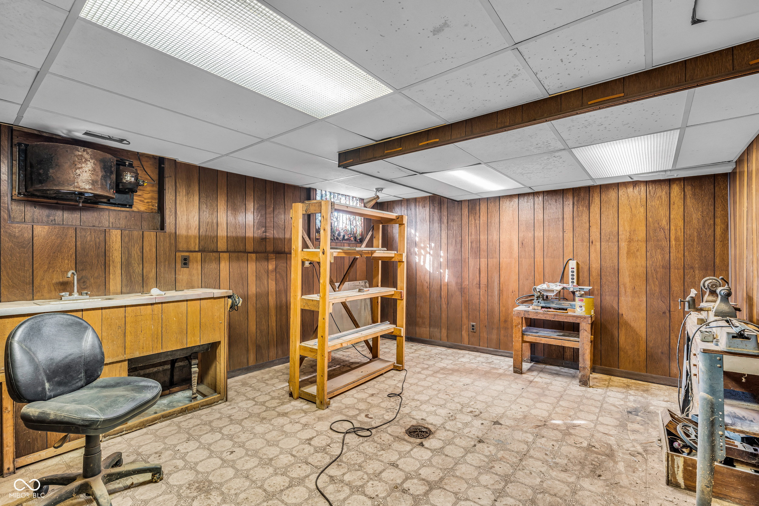 5117 E Washington Street