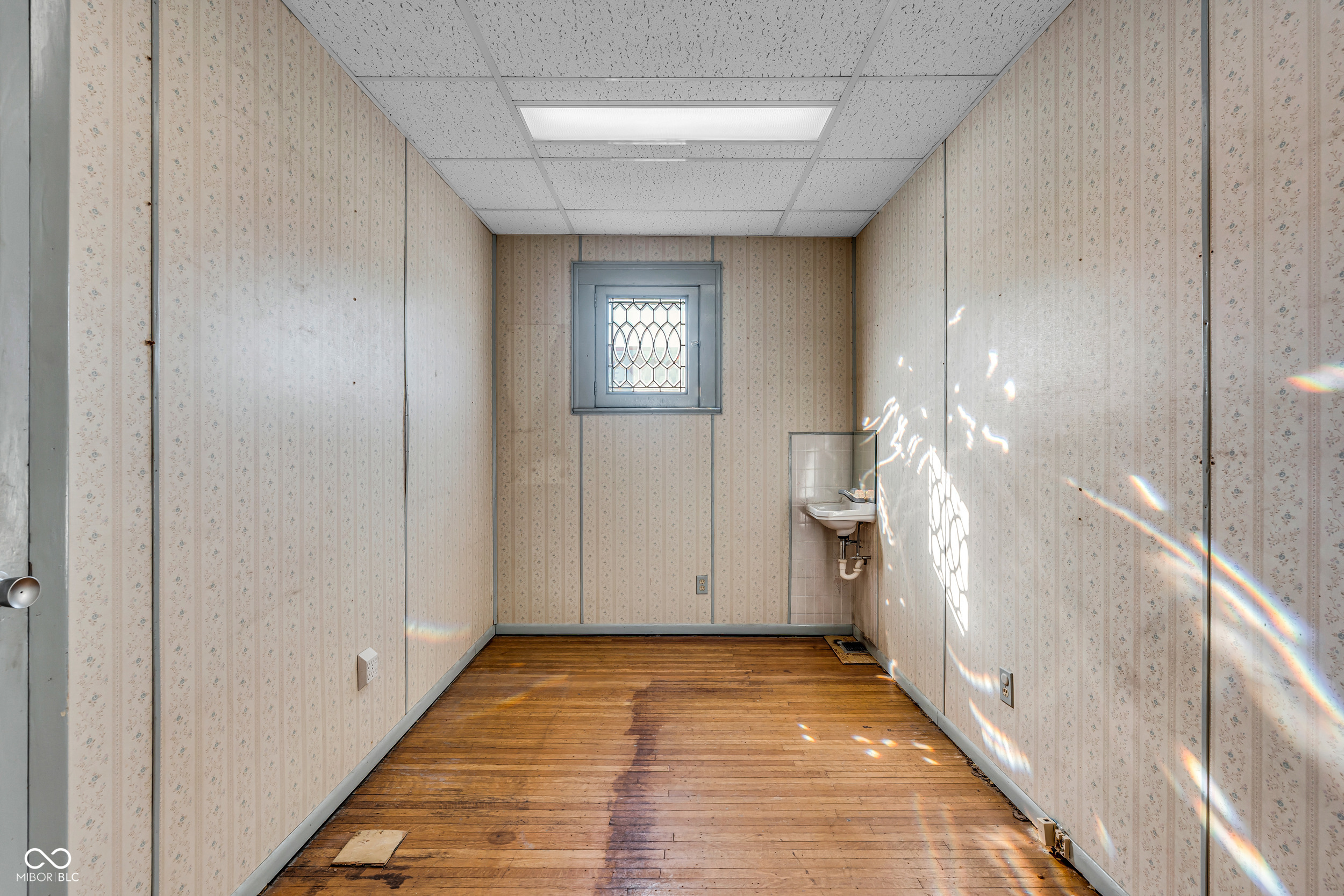 5117 E Washington Street