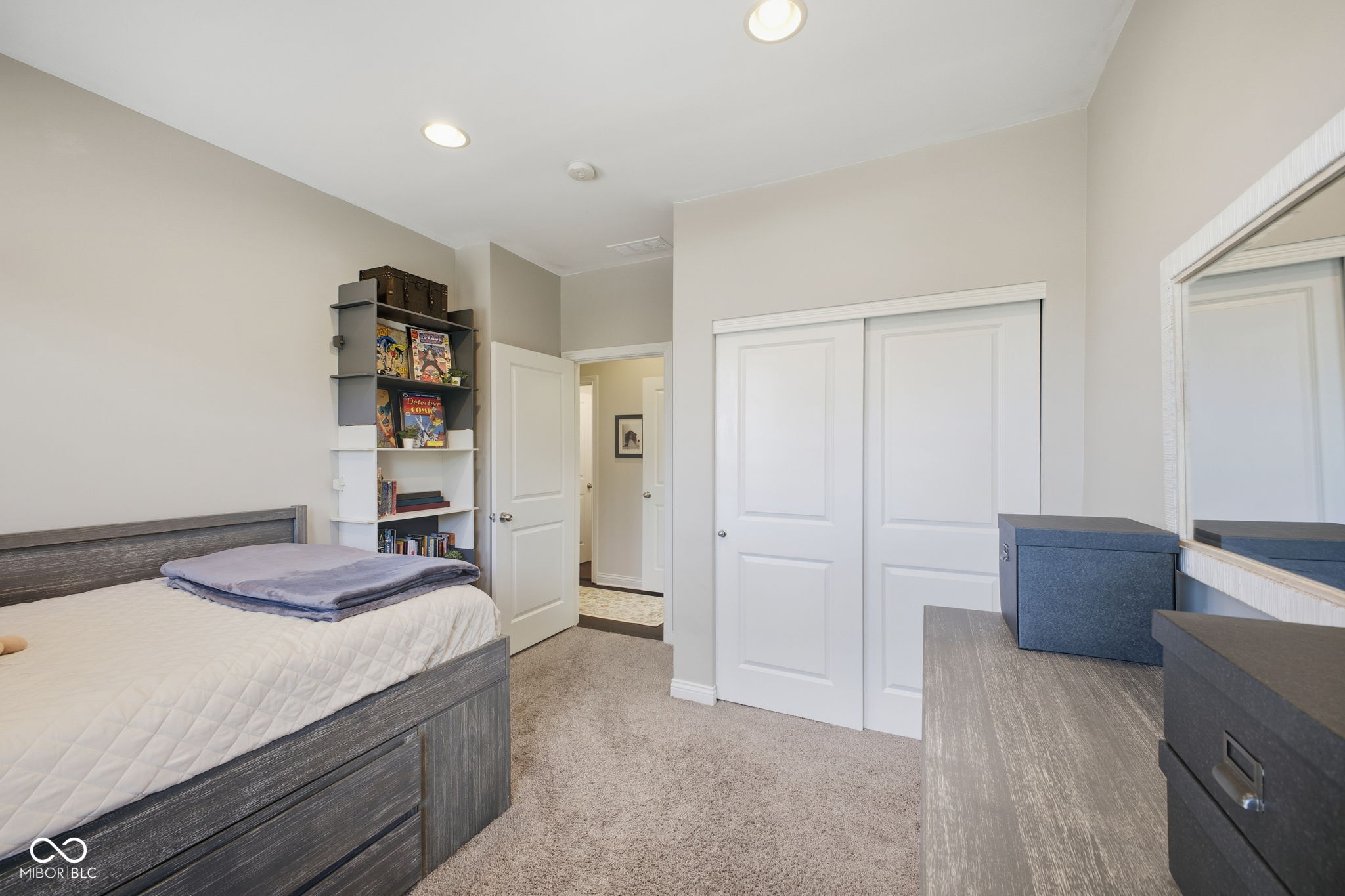 789 Greenford Trail N