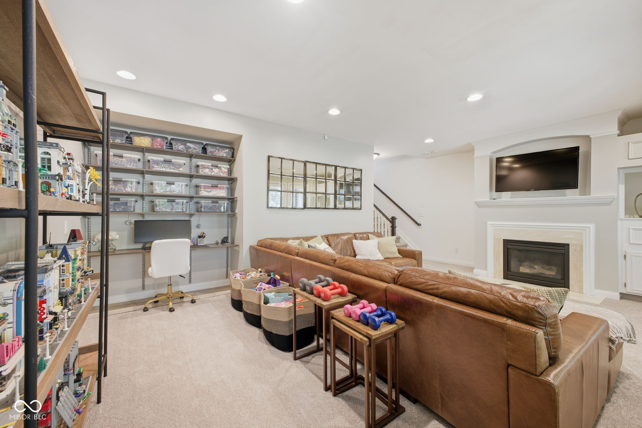 789 Greenford Trail N
