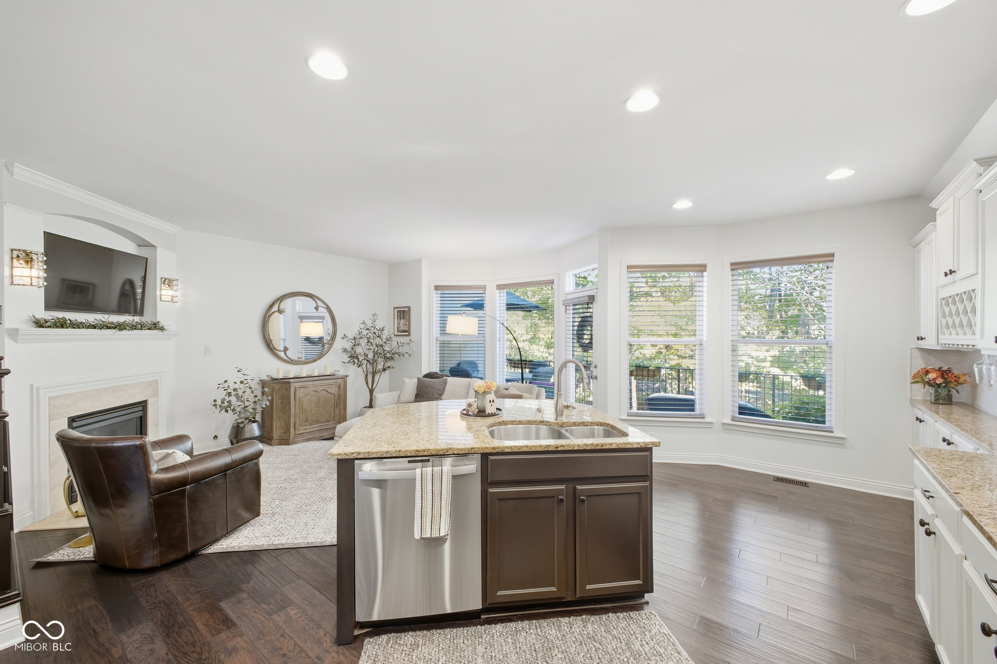 789 Greenford Trail N
