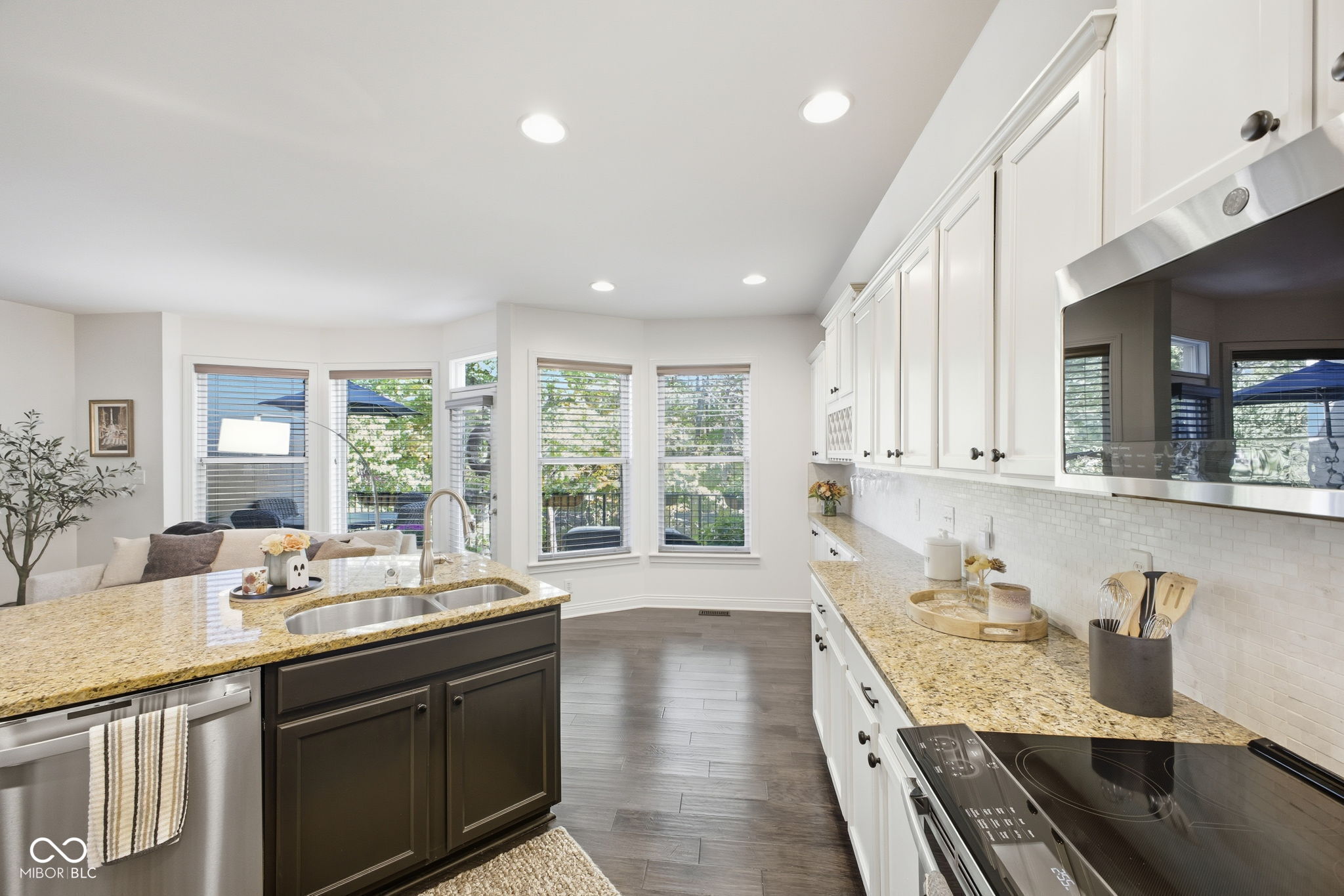 789 Greenford Trail N
