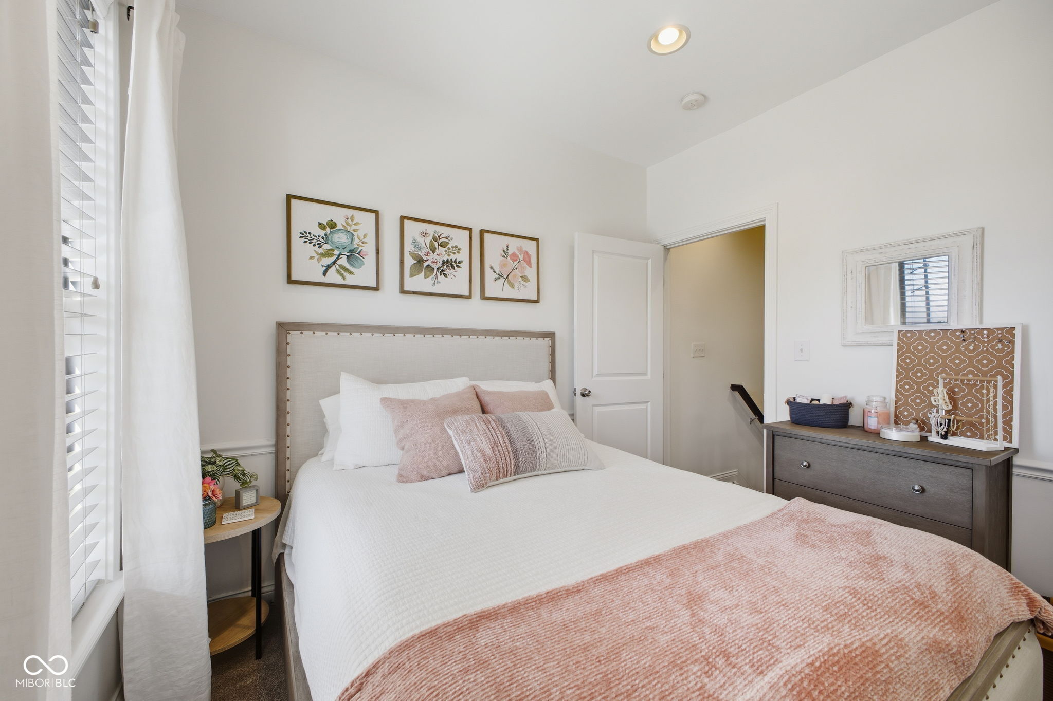 789 Greenford Trail N