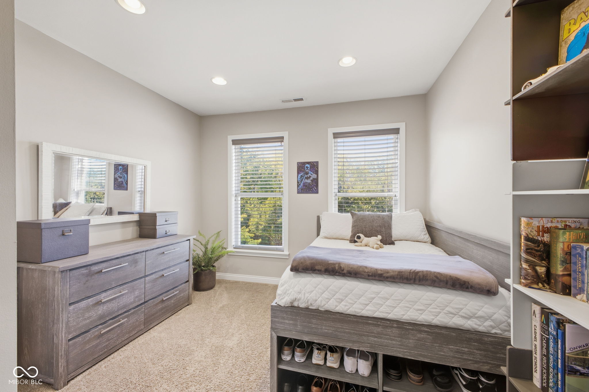 789 Greenford Trail N