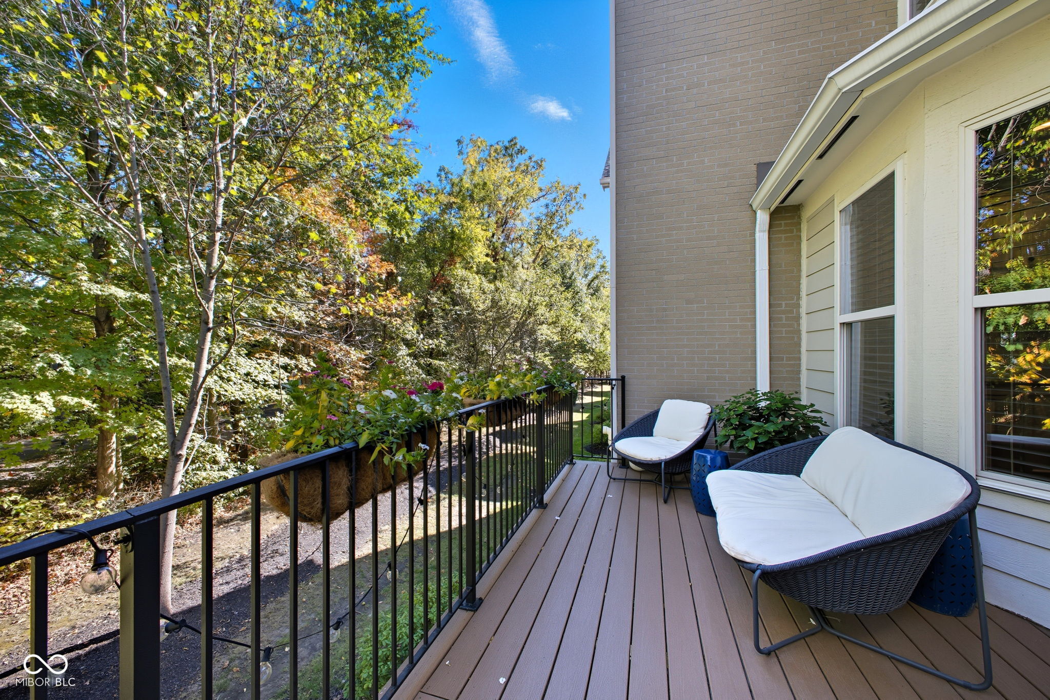789 Greenford Trail N