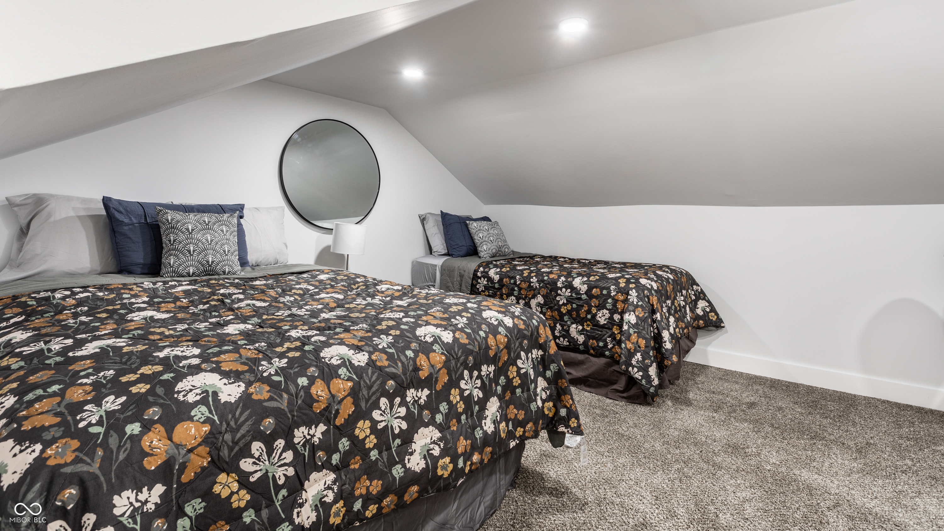 1204-1206 Hoyt Avenue