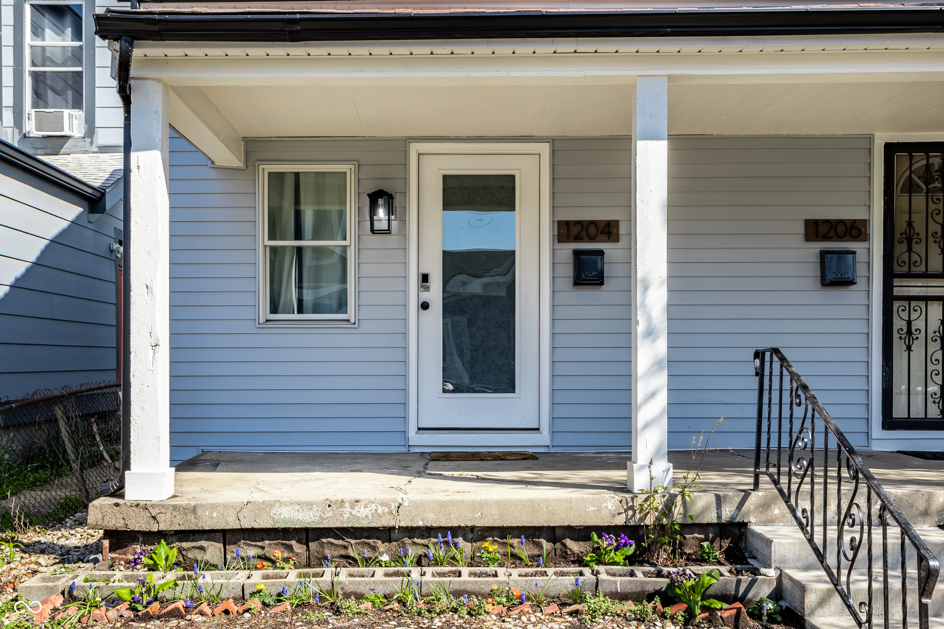 1204-1206 Hoyt Avenue