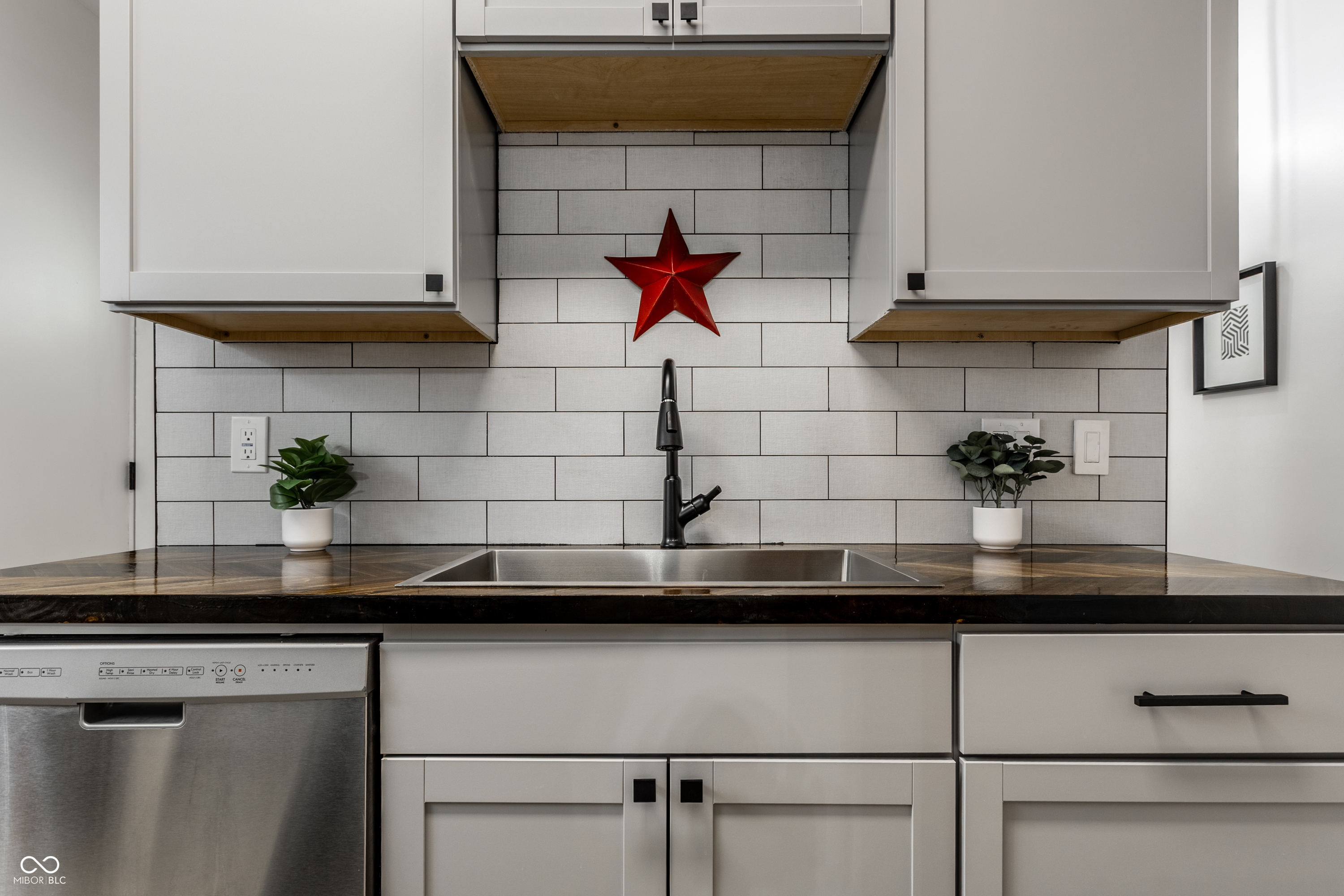 1204-1206 Hoyt Avenue