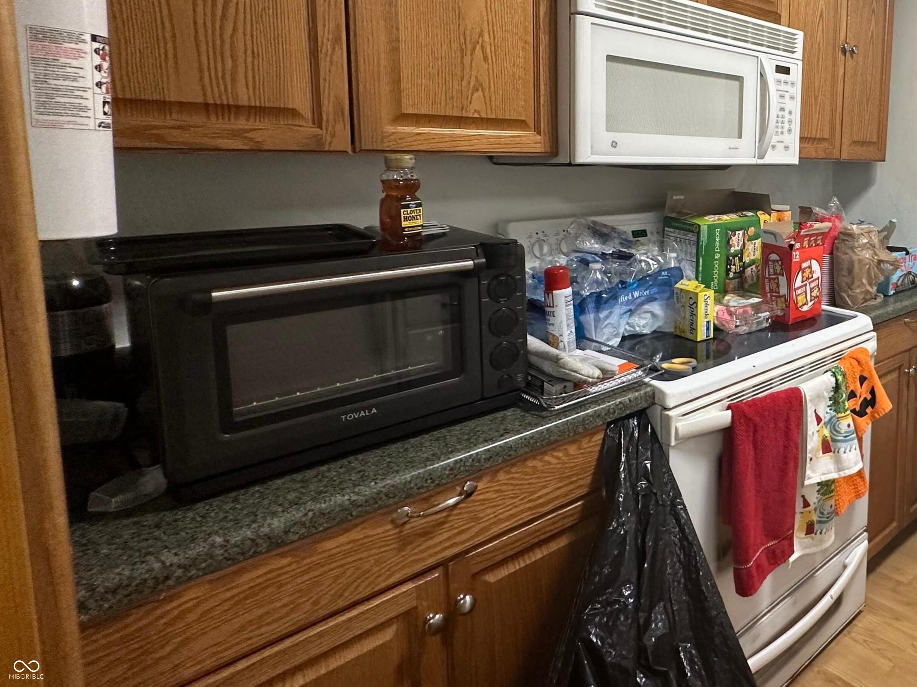 1204-1206 Hoyt Avenue