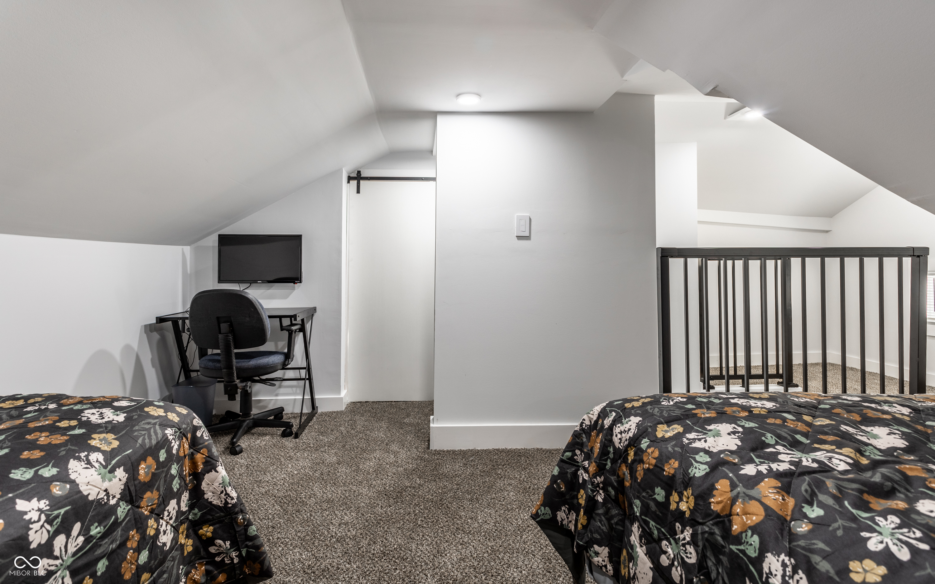 1204-1206 Hoyt Avenue