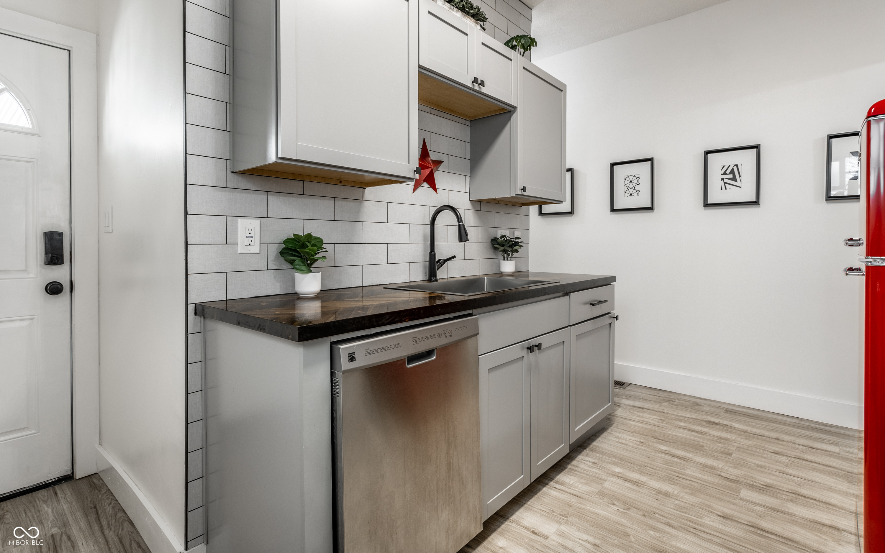 1204-1206 Hoyt Avenue