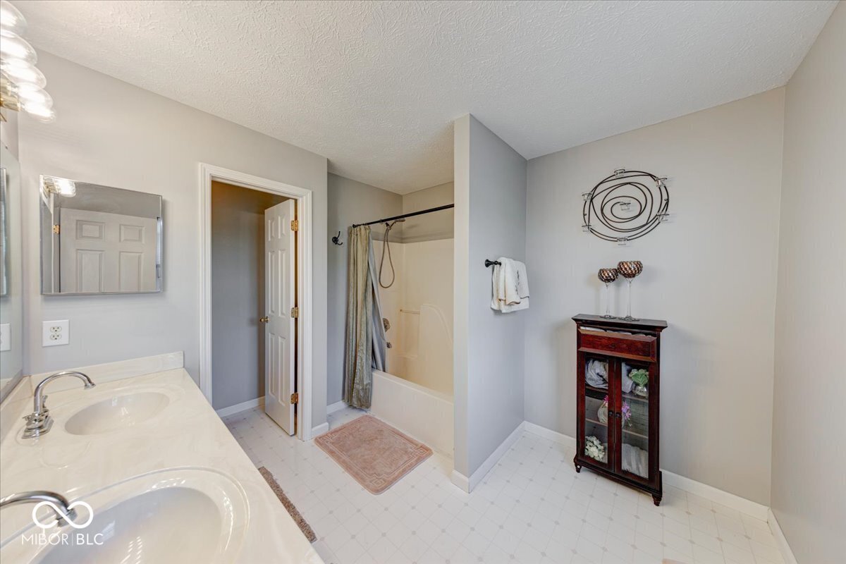 3340 Redbud Court