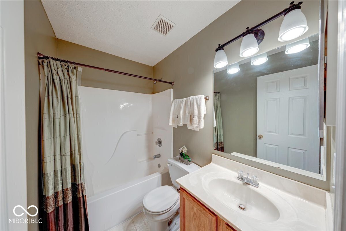 3340 Redbud Court