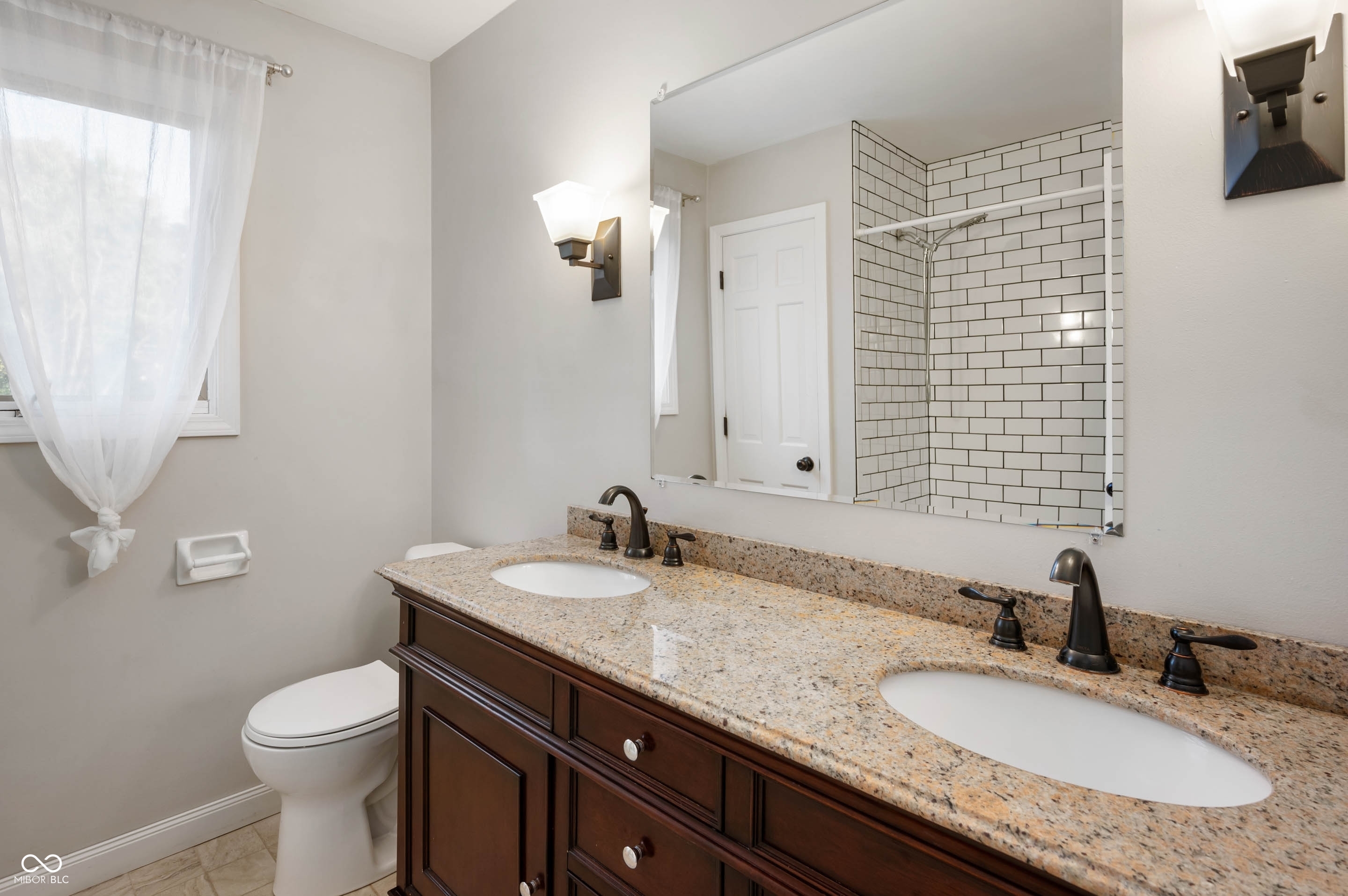 1346 Smokey Row Lane