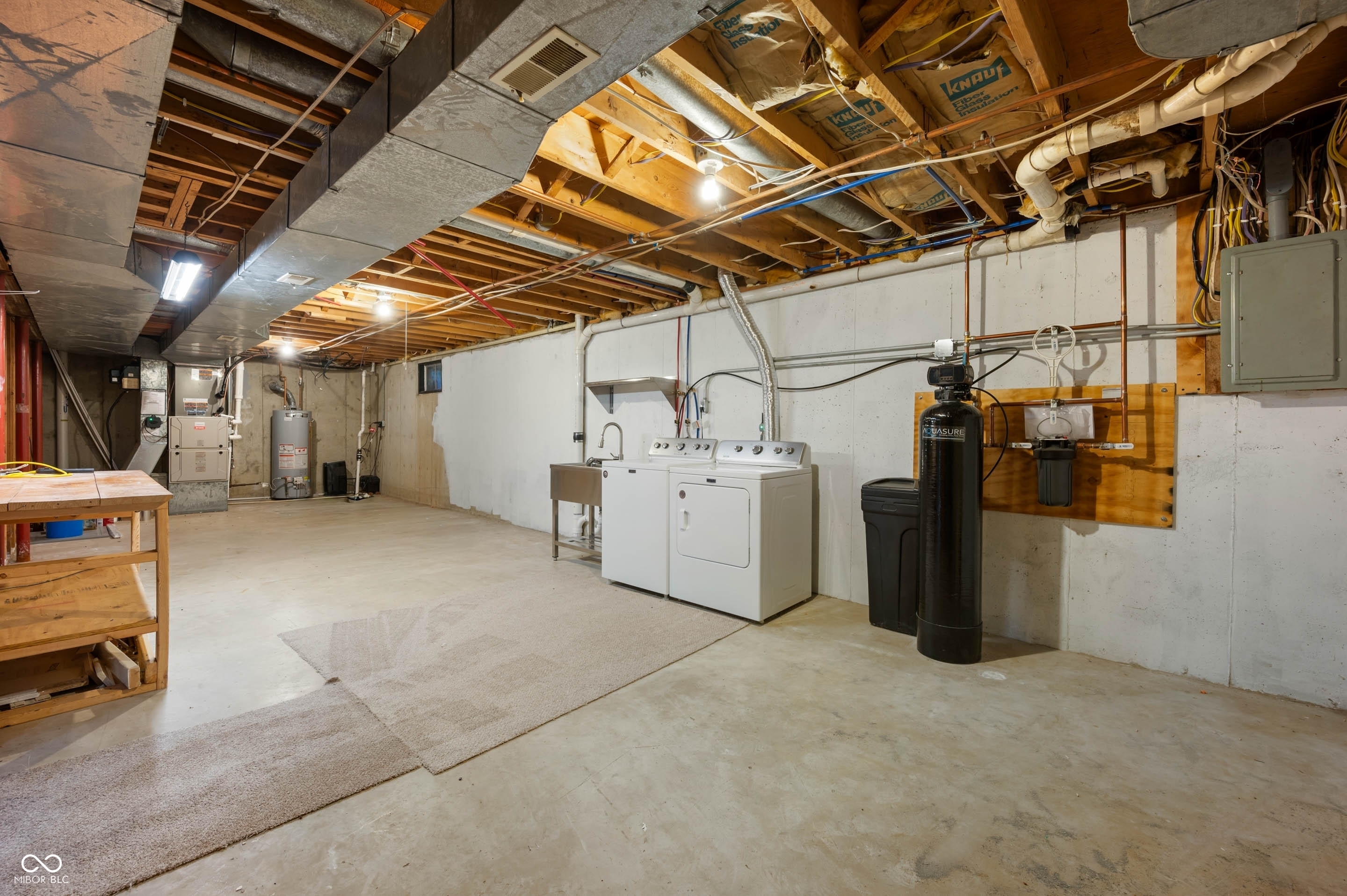 1346 Smokey Row Lane