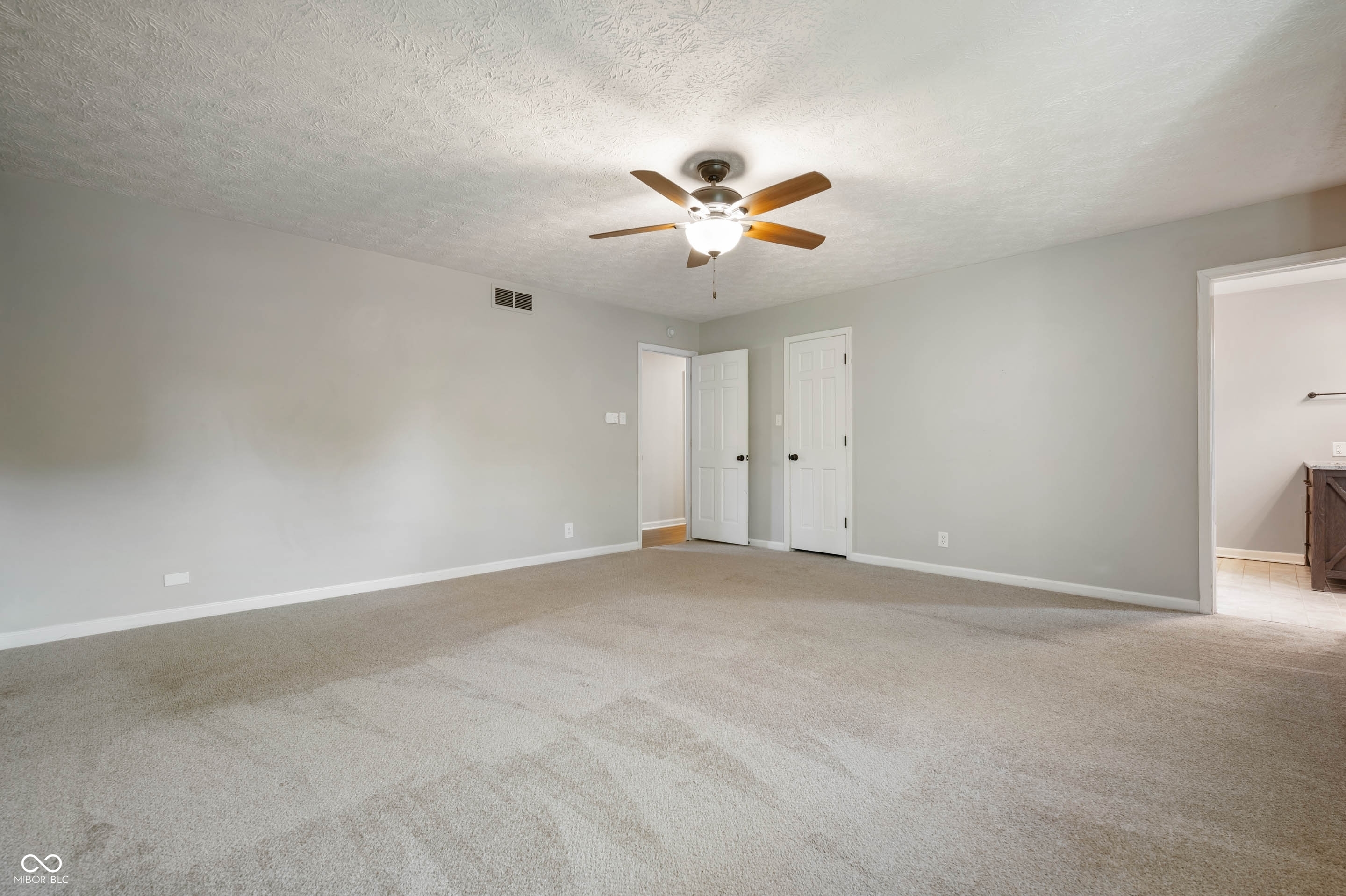 1346 Smokey Row Lane