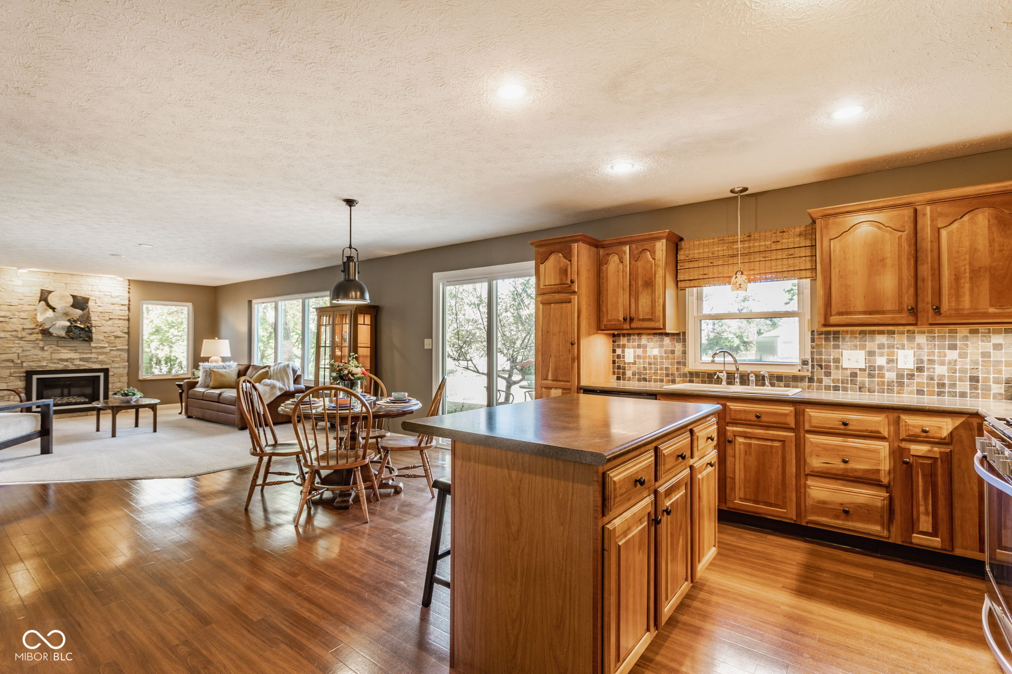 3103 Grandview Way