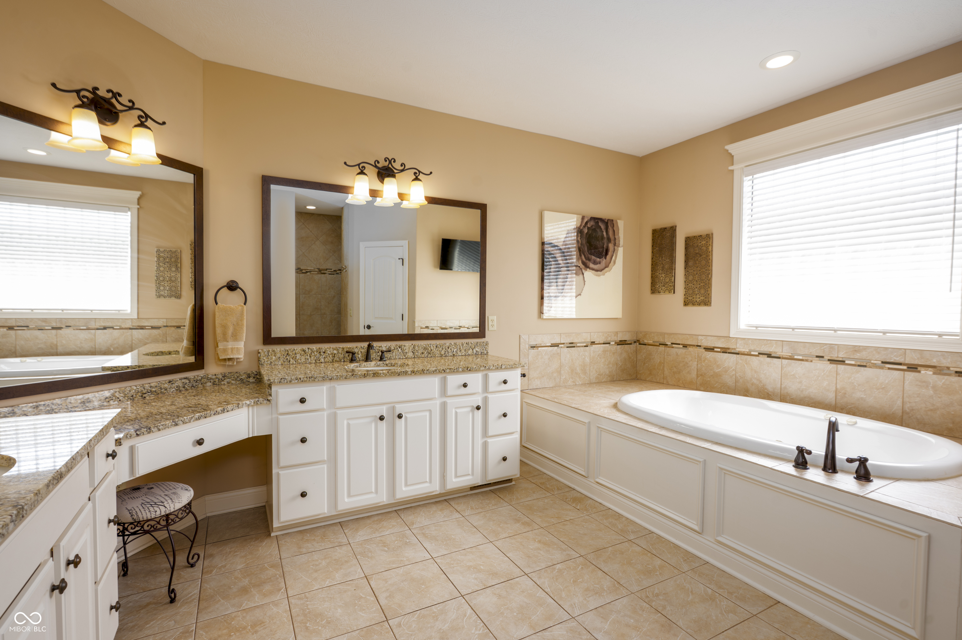 10138 Backstretch Row