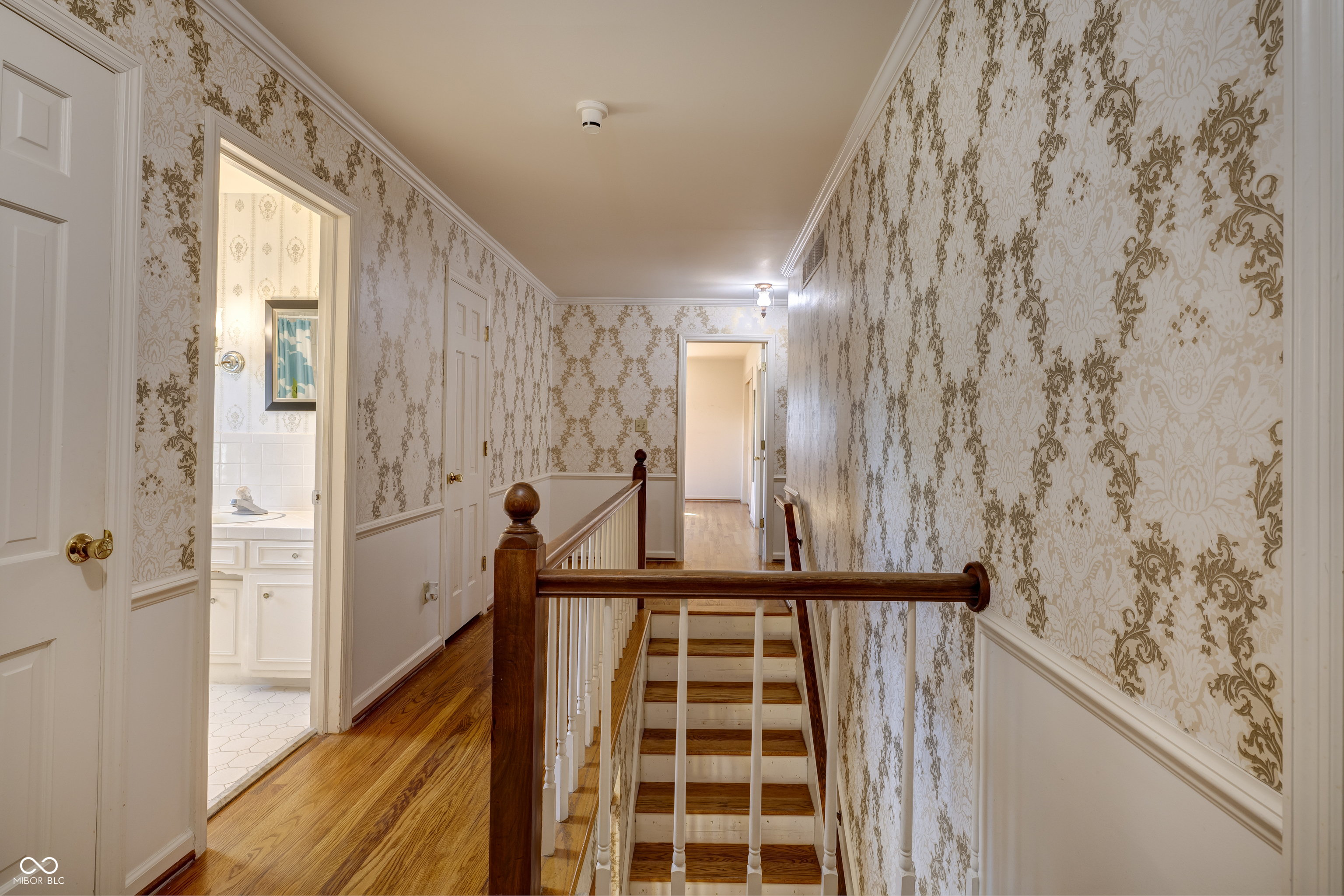 5504 Hawthorne Drive