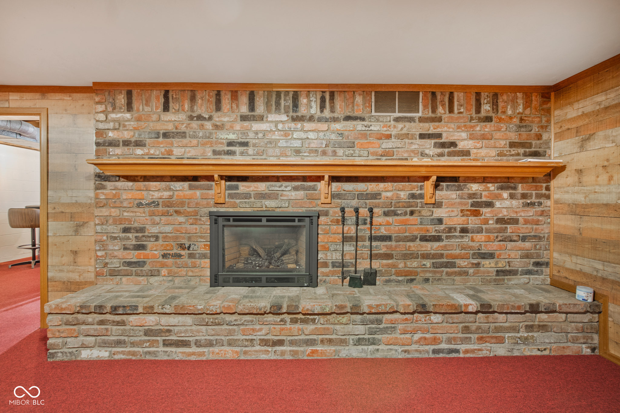 5504 Hawthorne Drive