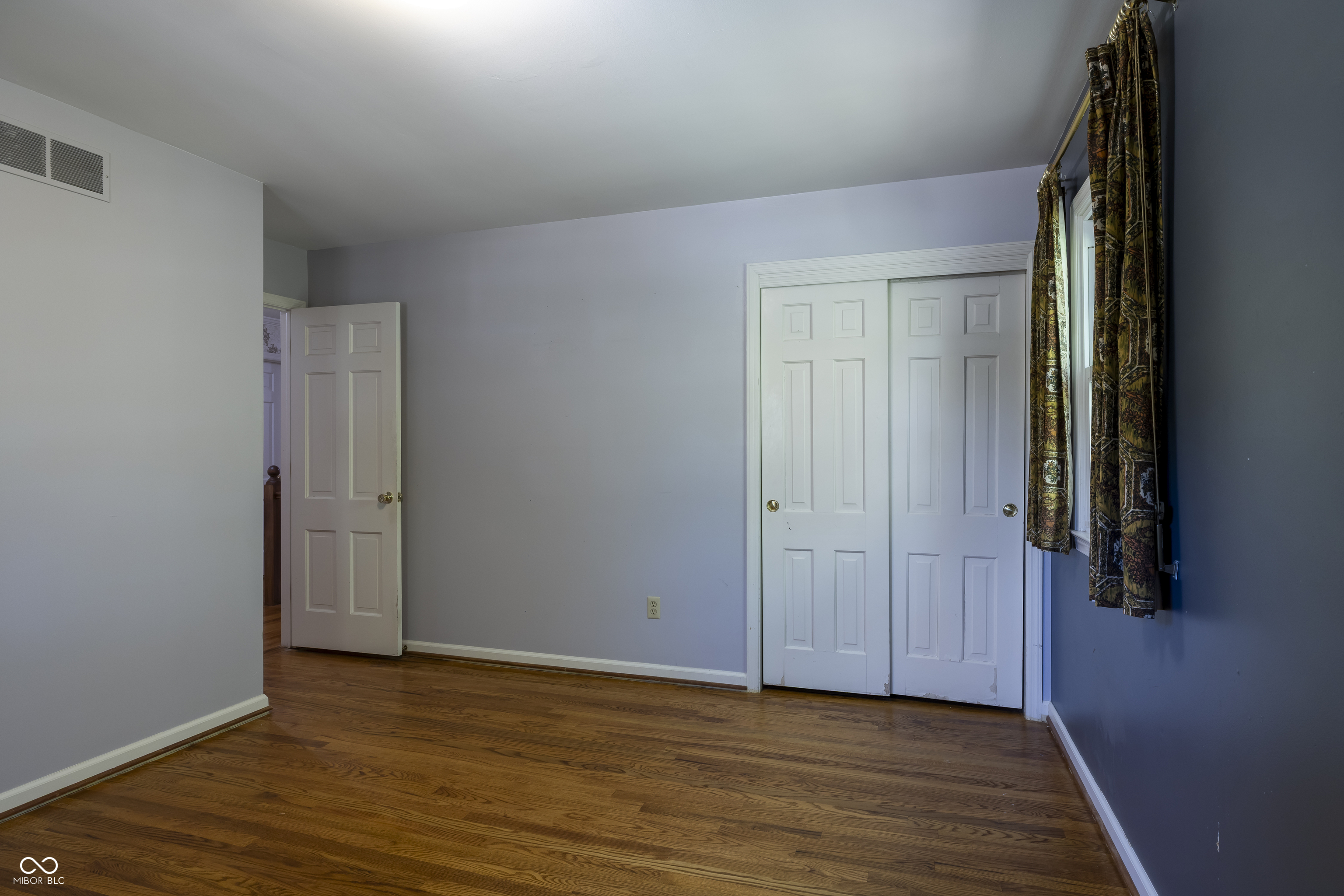 5504 Hawthorne Drive