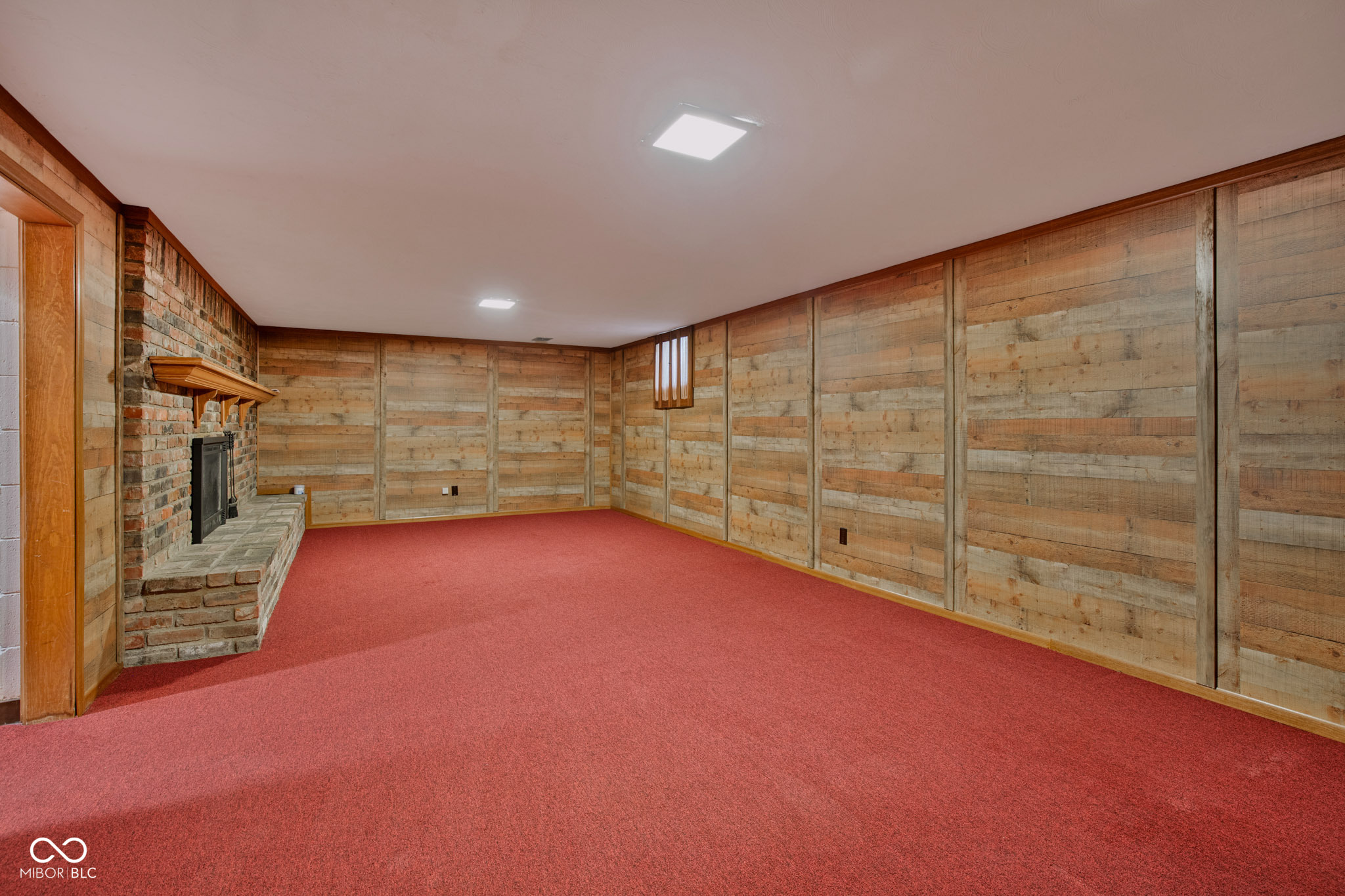 5504 Hawthorne Drive