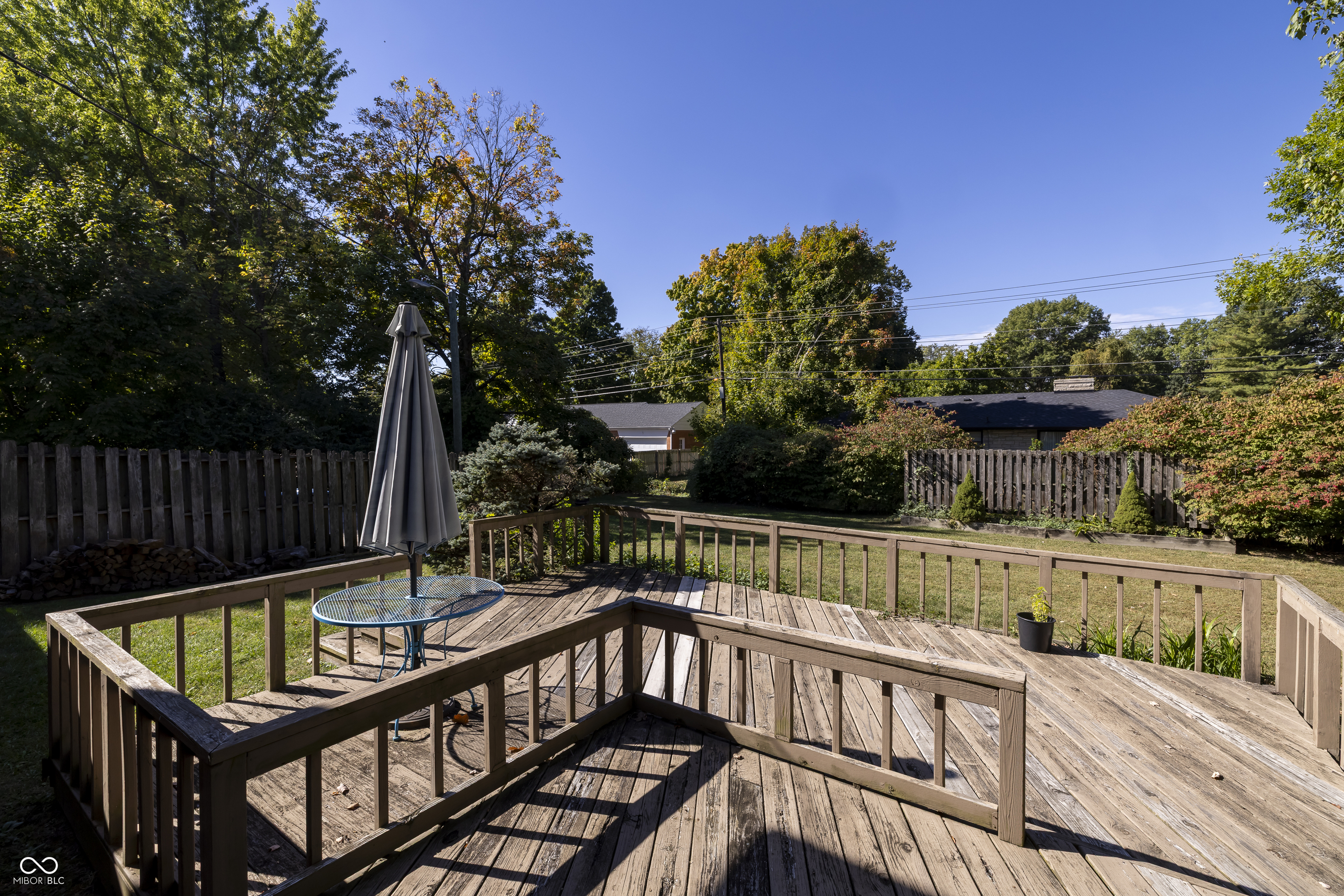 5504 Hawthorne Drive