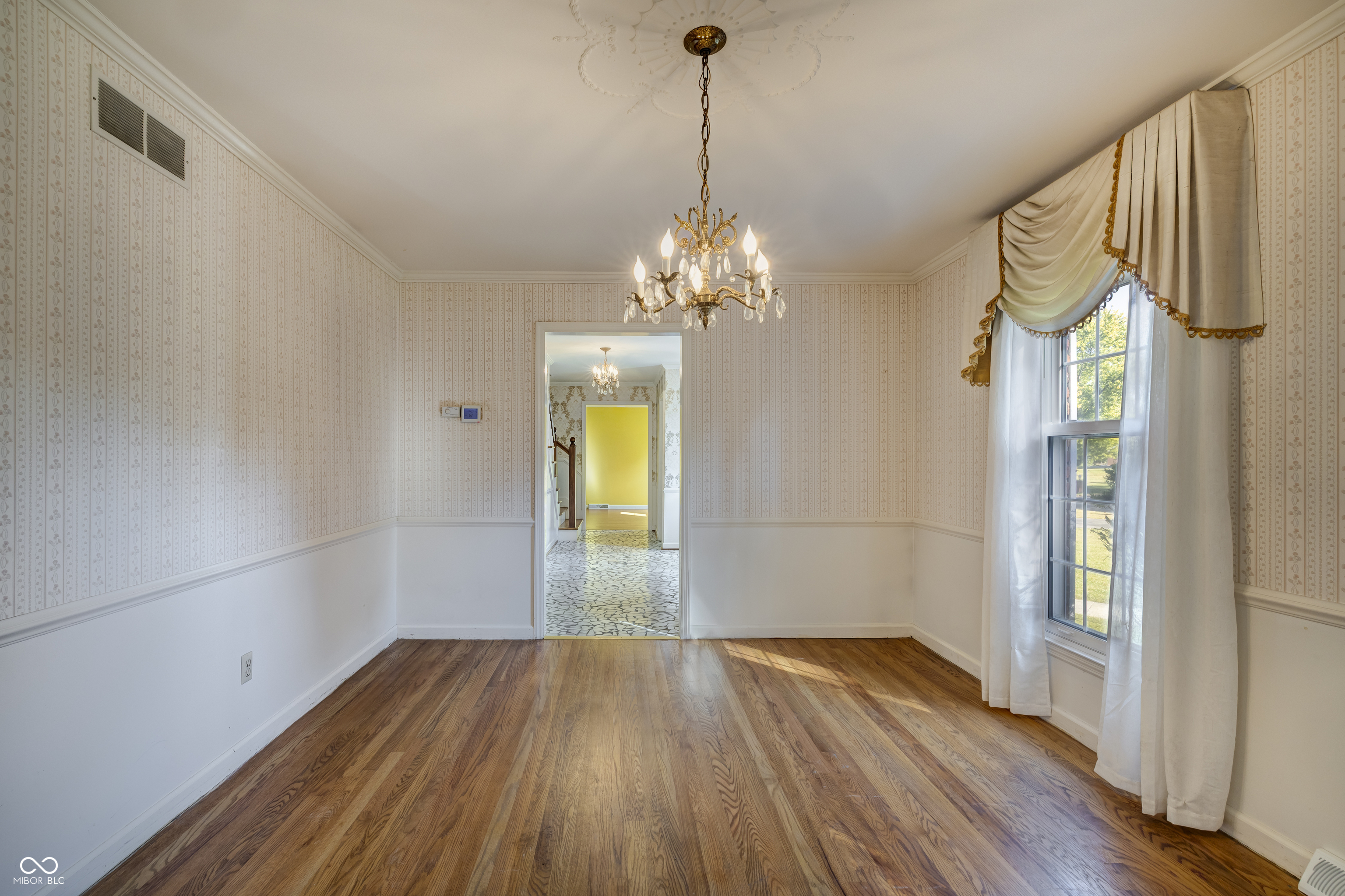 5504 Hawthorne Drive