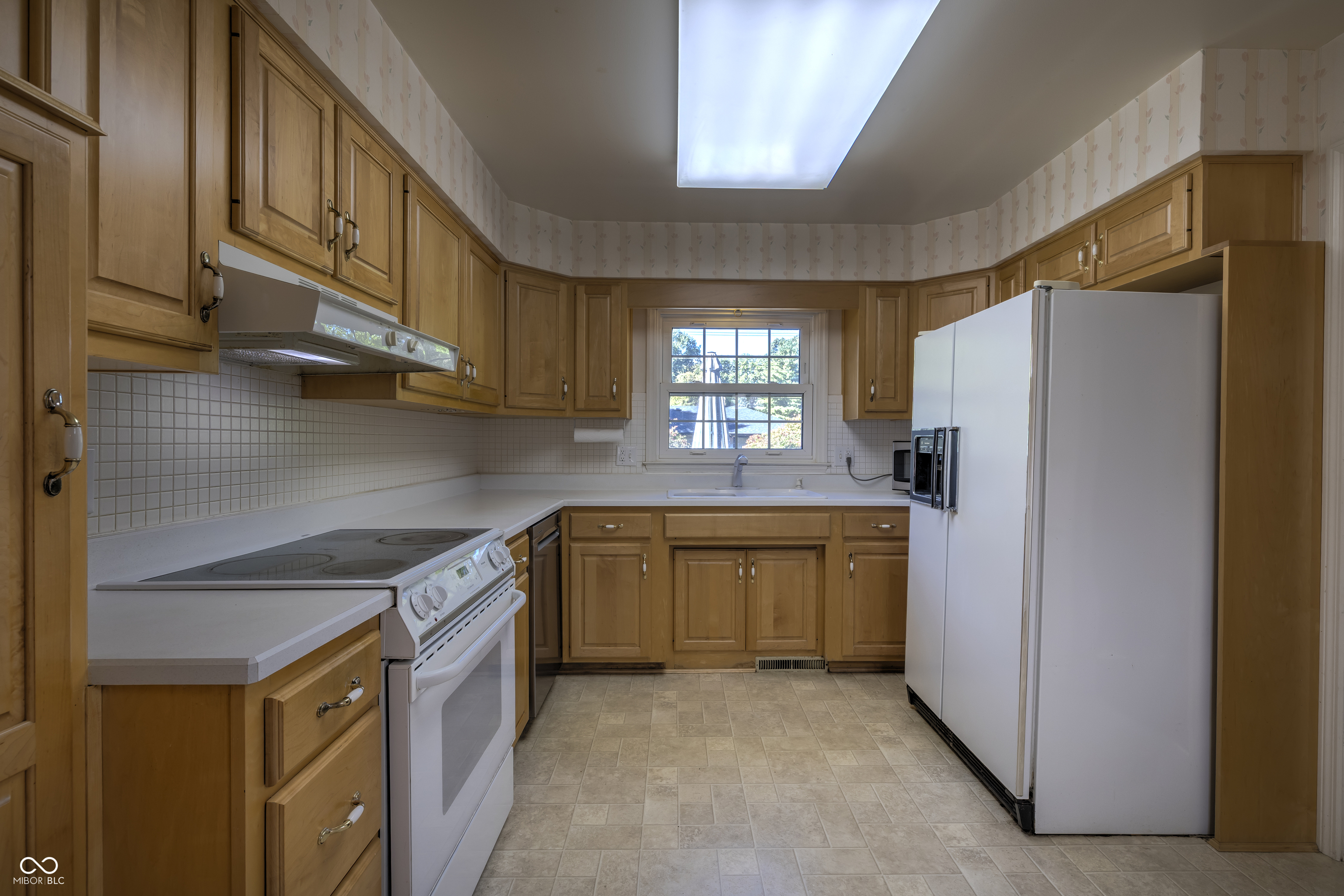 5504 Hawthorne Drive