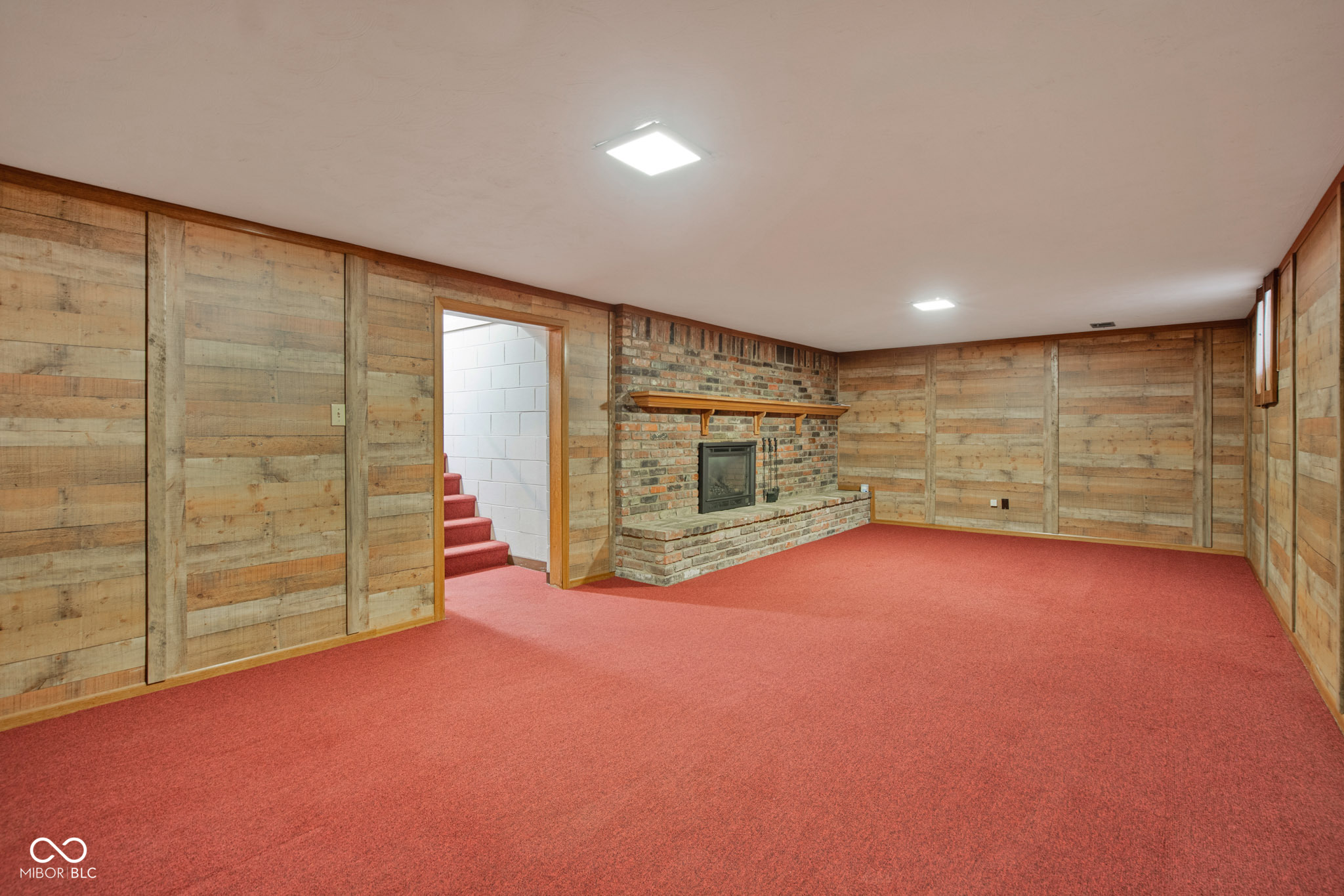 5504 Hawthorne Drive