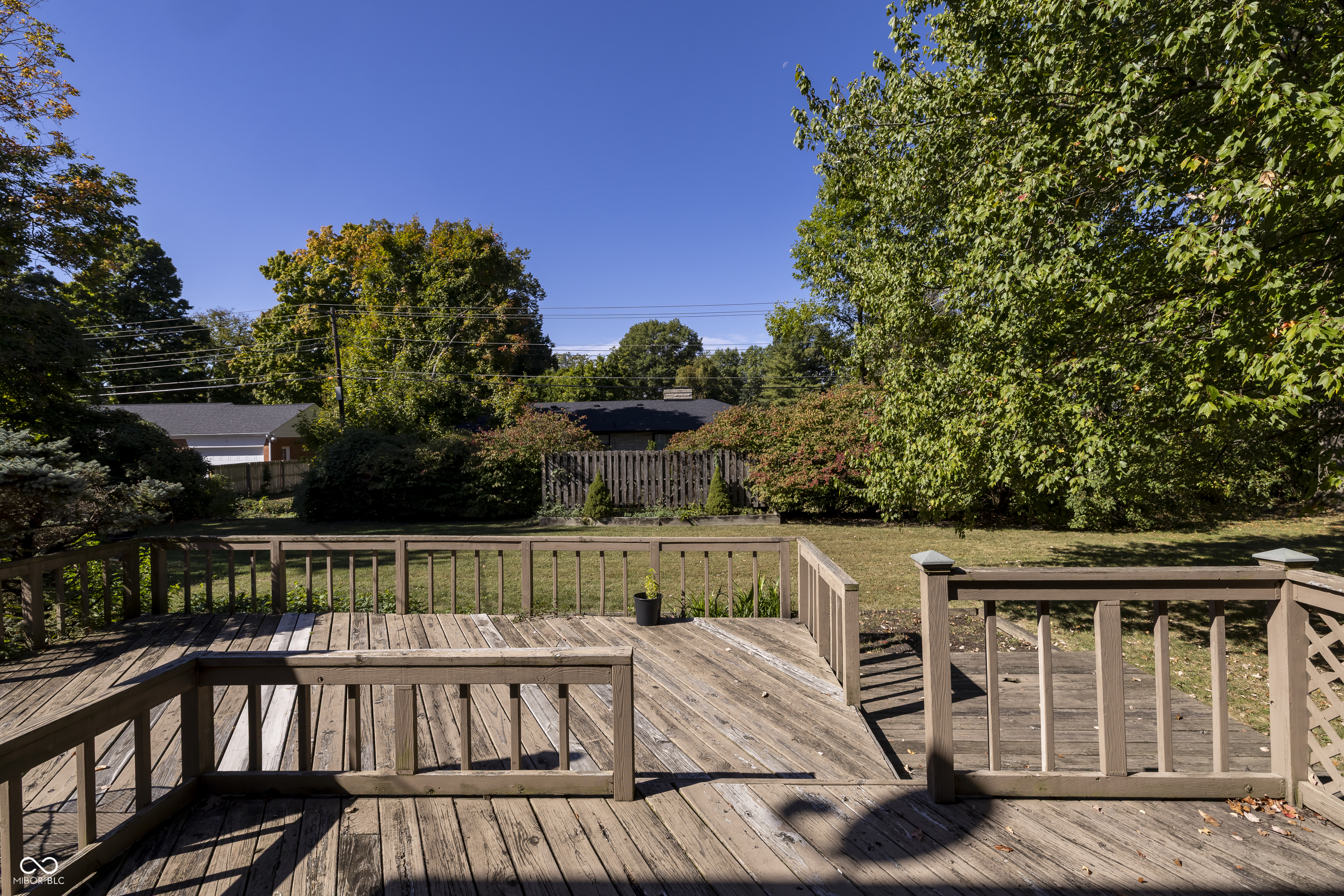 5504 Hawthorne Drive